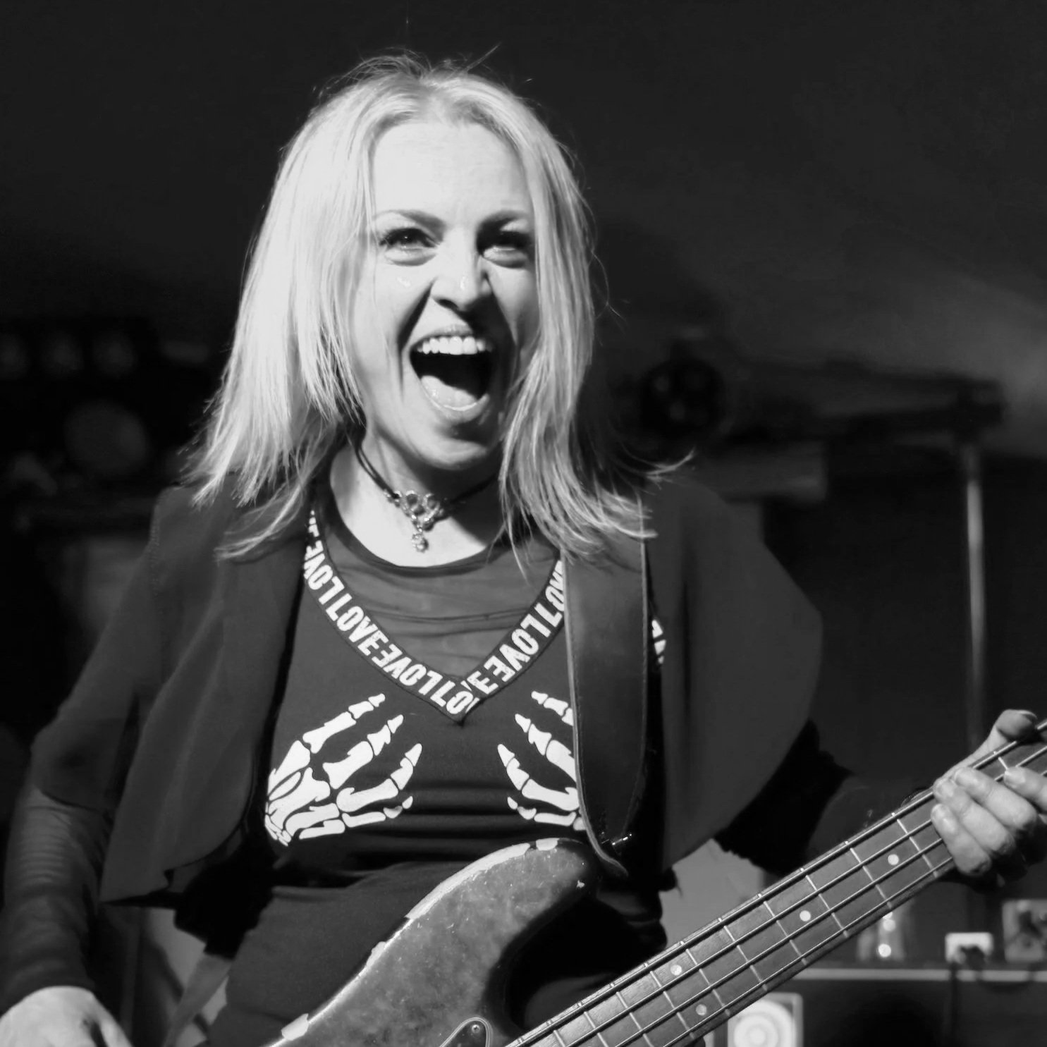 Sunday Sessions Live Music with Robbi Zana