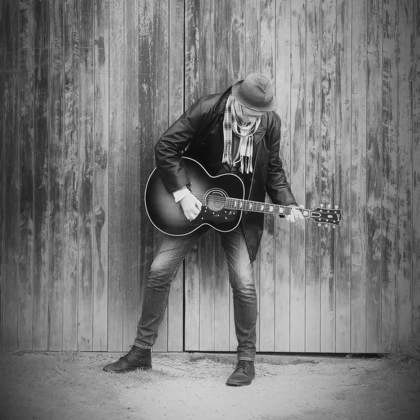 Sunday Sessions Live Music with Bennsong