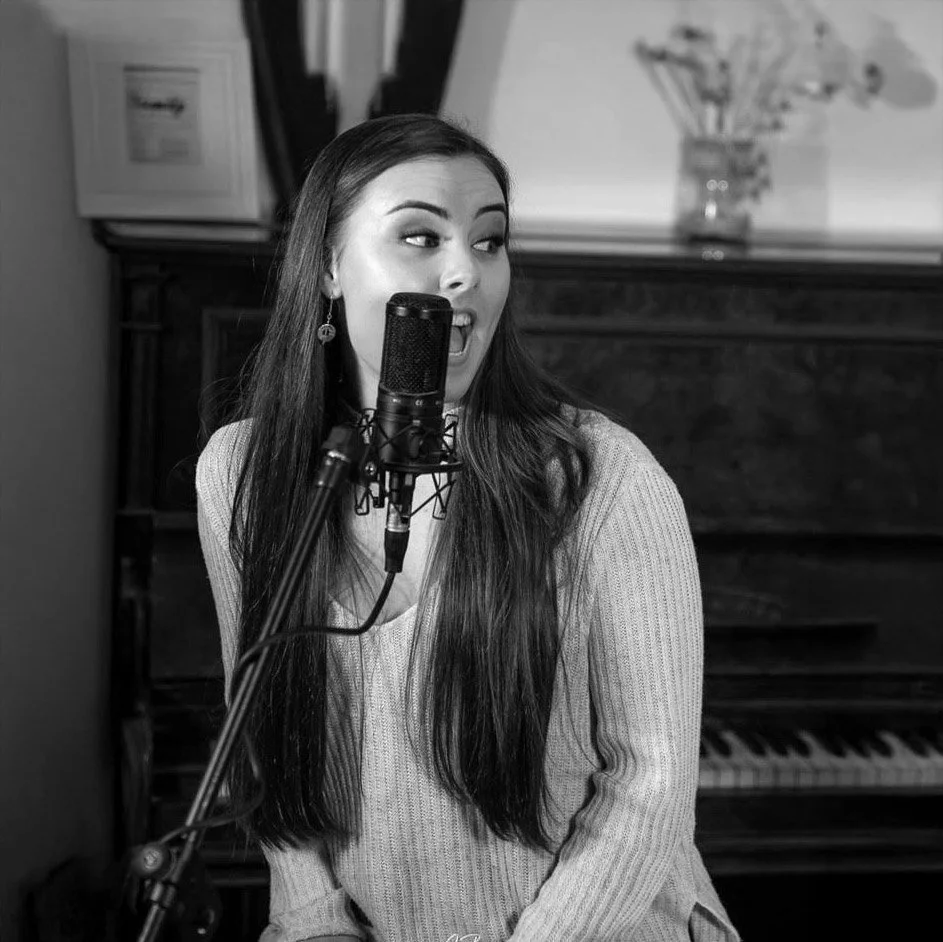 Sunday Sessions Live Music with Harmony Thomas