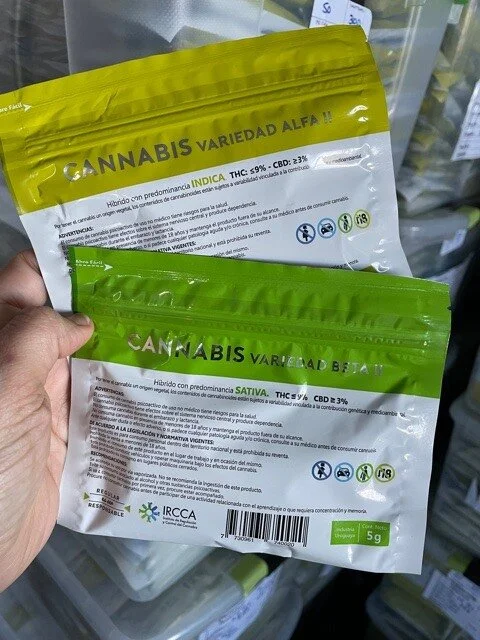  Envases de cannabis de uso adulto en Uruguay.  Imagen: IRCCA.  