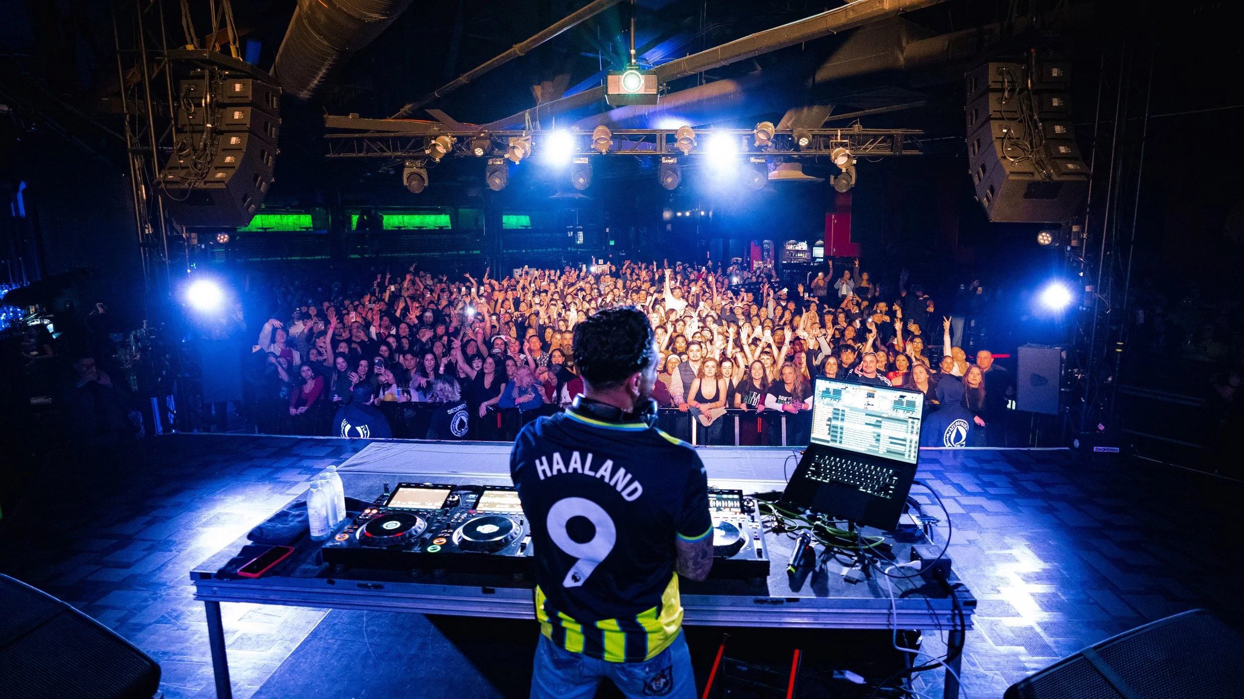 DJ Pauly D, Crowd Shot