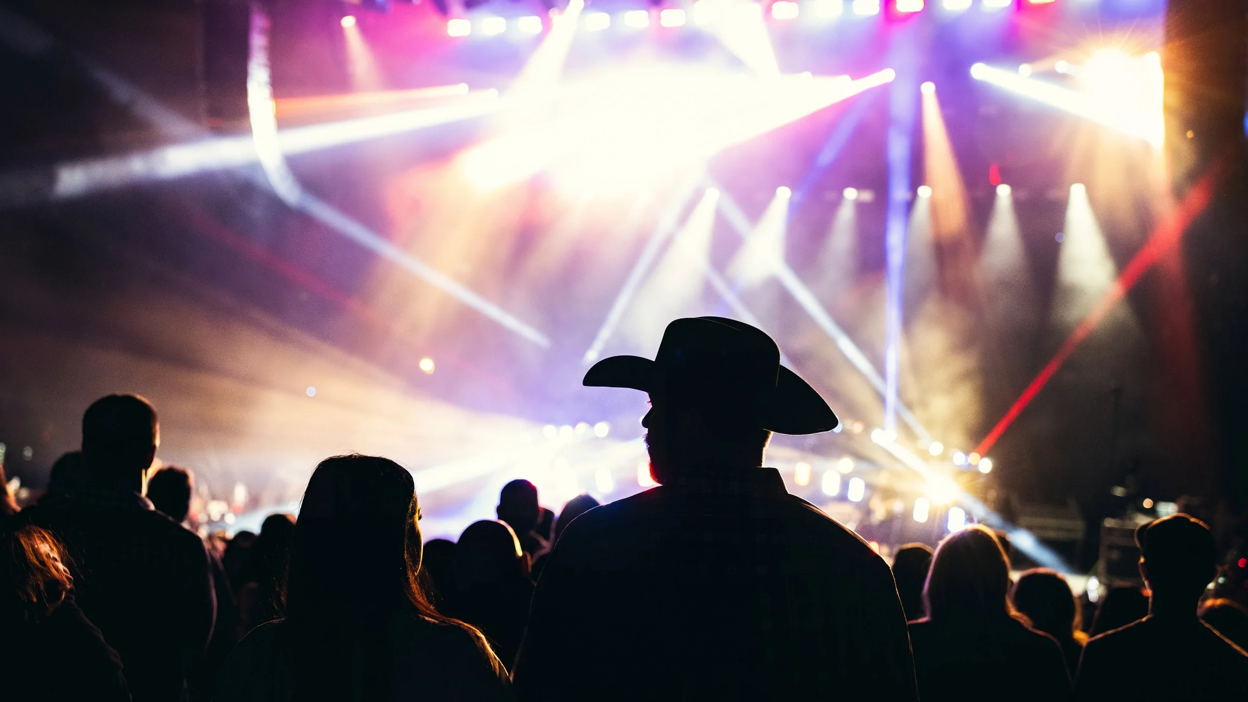 Morgan Wallen Atmosphere Shot