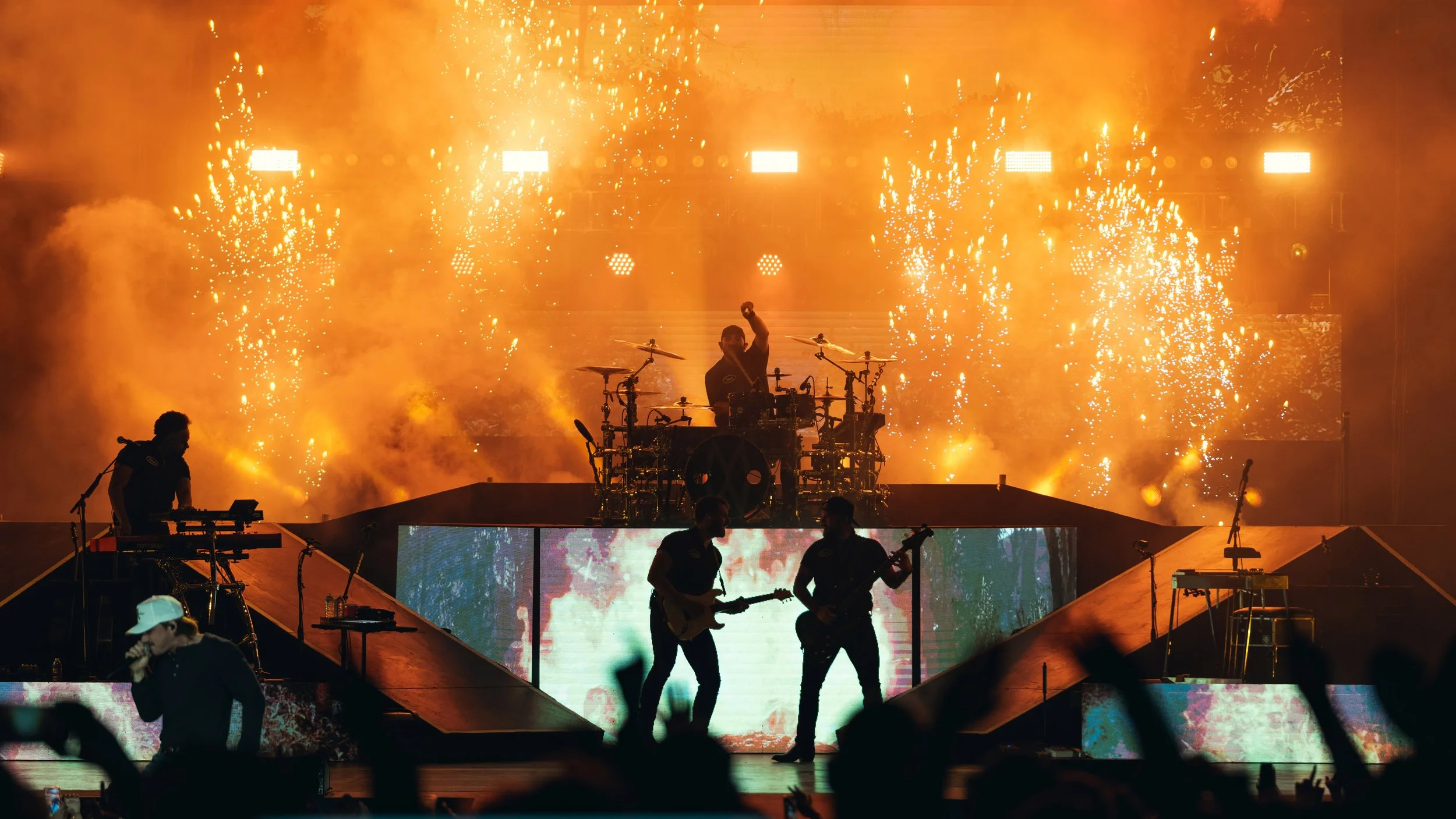 Morgan Wallen Pyro