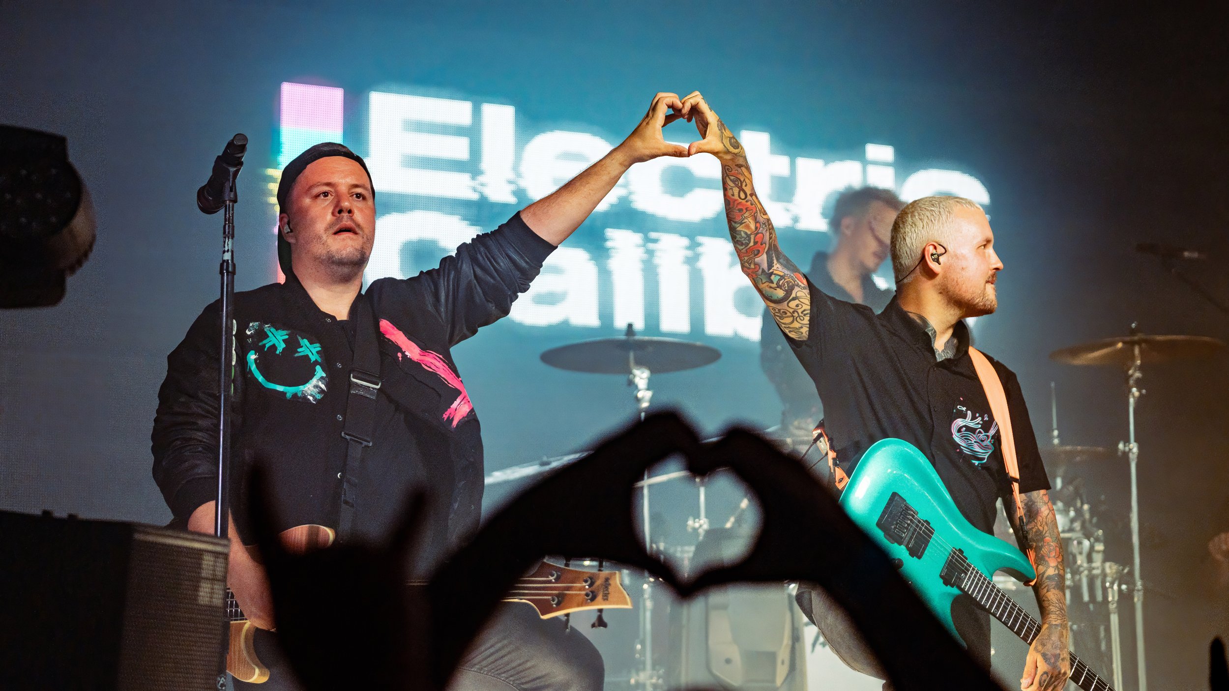 Electric Callboy, Hand Hearts