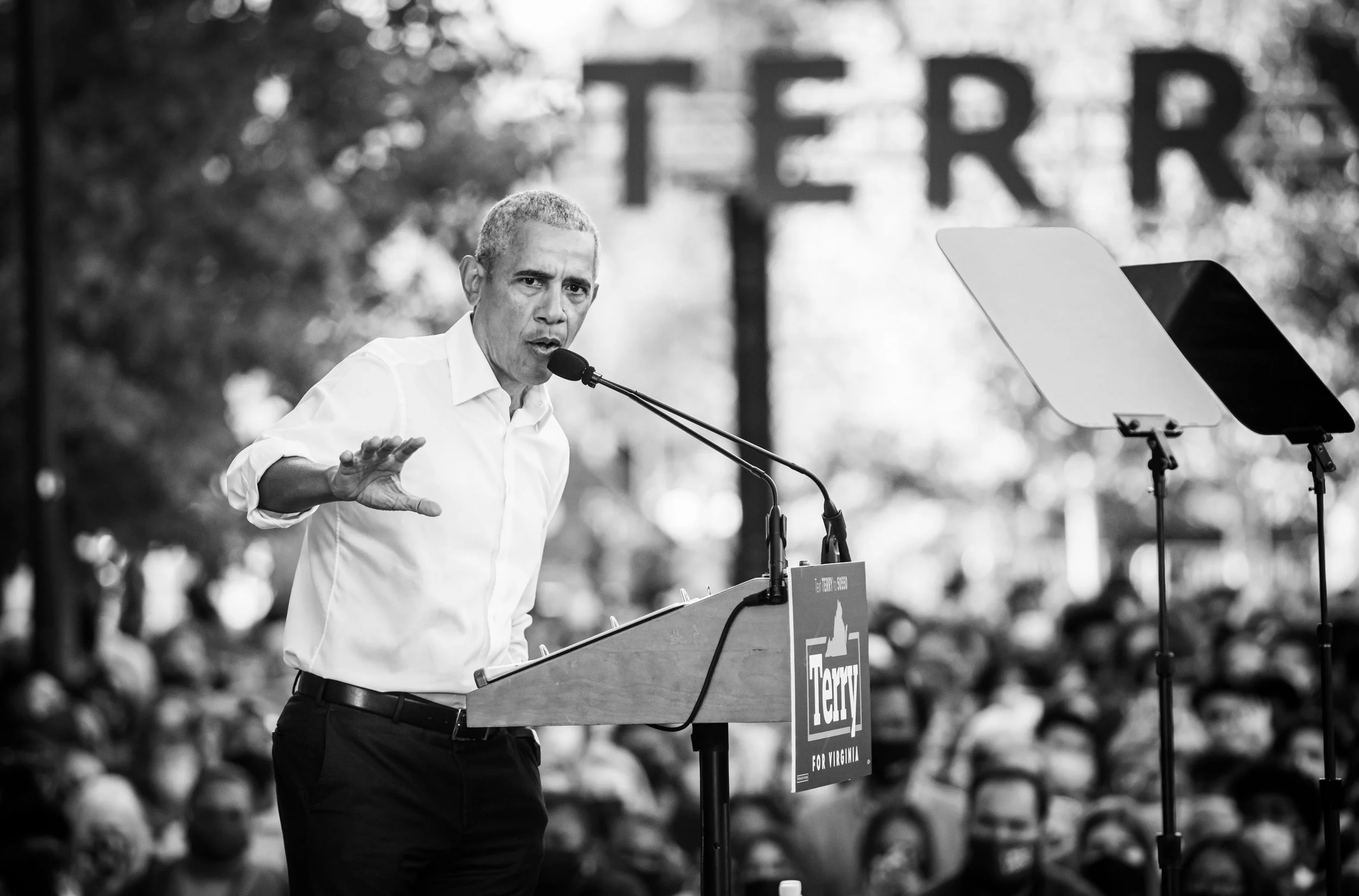 20211023_DNC_McAuliffe_Obama_MK4_3884.JPG