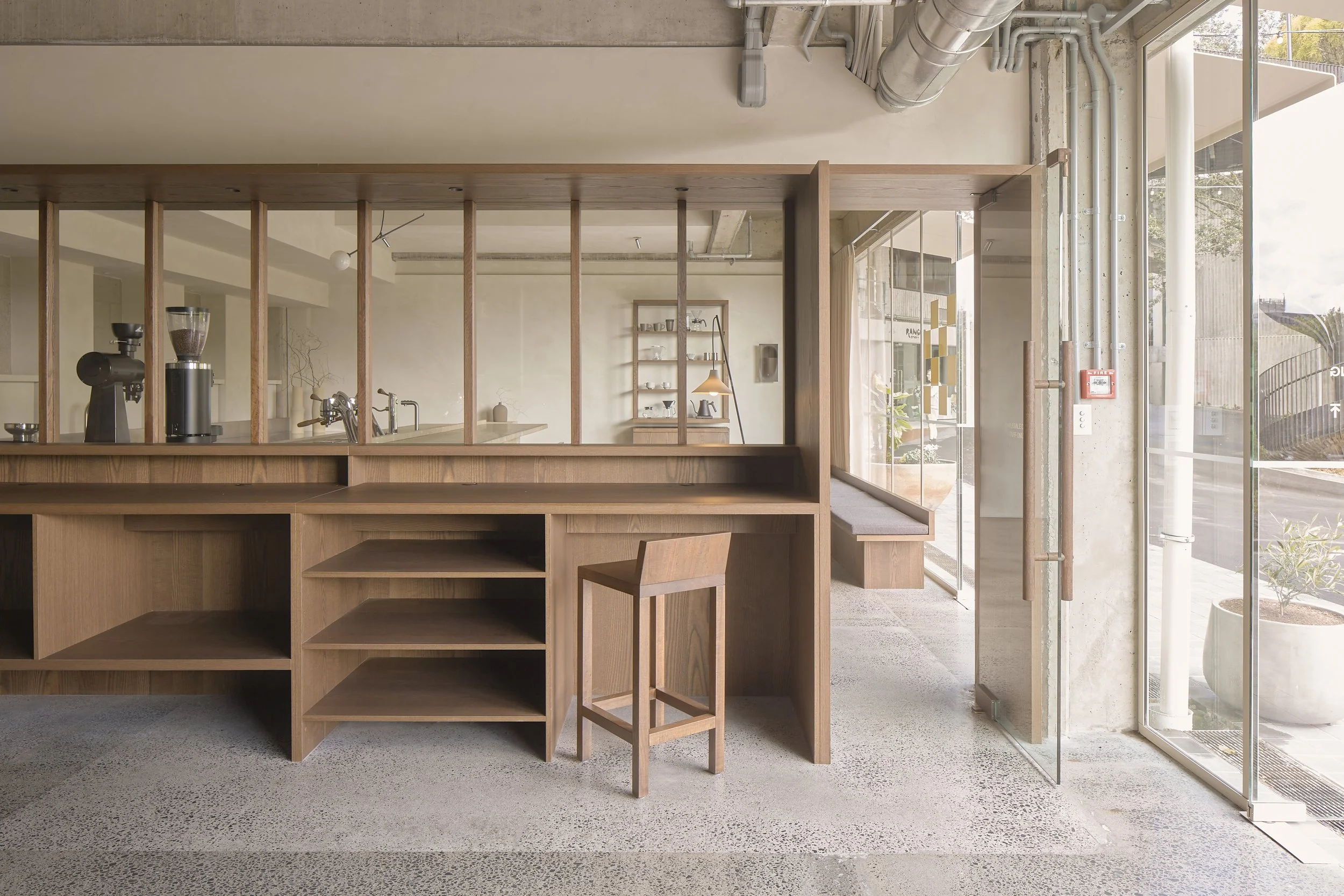 10_Thomas Studio 11 11 Gray Roasting_V1.jpg