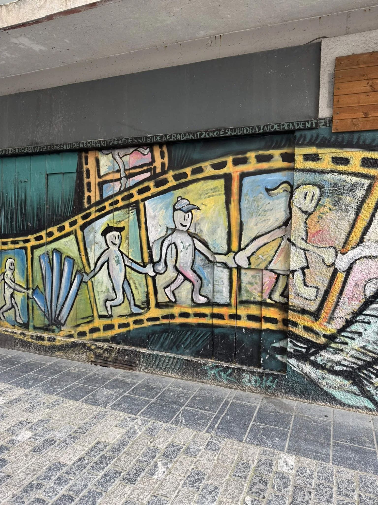 street art mondragon.JPEG