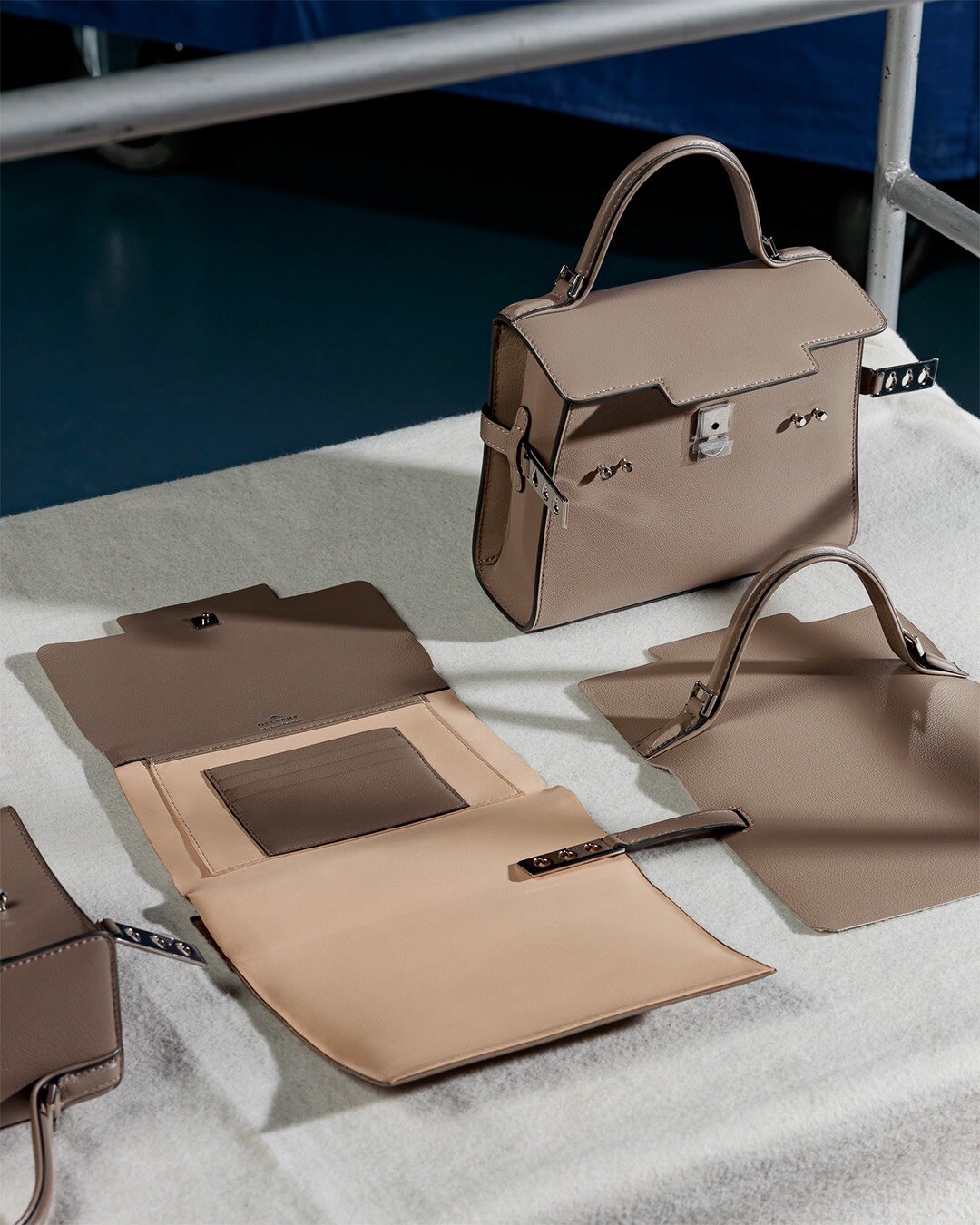 Delvaux - Introducing the #DelvauxPinAiress, a bag which pays tribute to la  Maison's near 200-year-old savoir-faire and signature timeless style,  resonating with contemporary world through a legacy that is always in  motion.