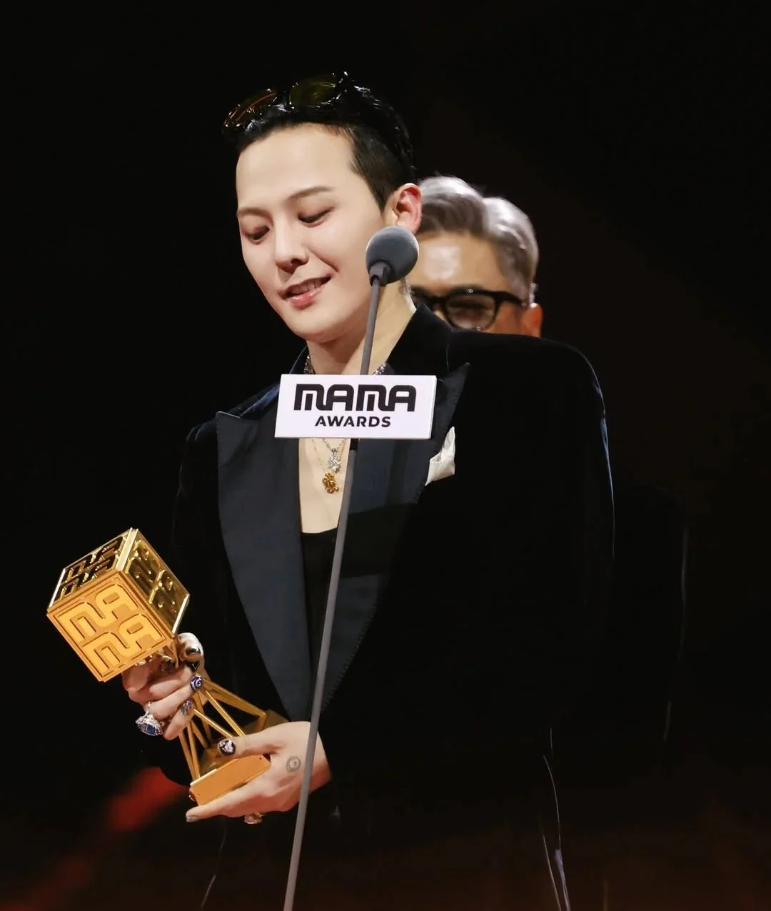 DOLCE &amp; GABBANA | G-DRAGON Chooses the Brand Once Again — Two Looks Steal the Spotlight