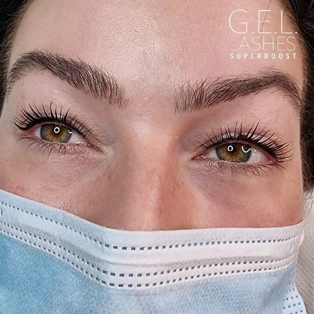 G.E.L. Keratin Lash Lift! World-leading treatment that lifts, bends, adds volume, colors and STRENGTHENS your natural lashes! 😍 

💚 Fruit &amp; plant extracts
💚 Organic conditioner
💚 Silk peptides
💚 Keratin 

❌ NO Harsh Chemicals⁣
🙅&zwj;♀️ NO m