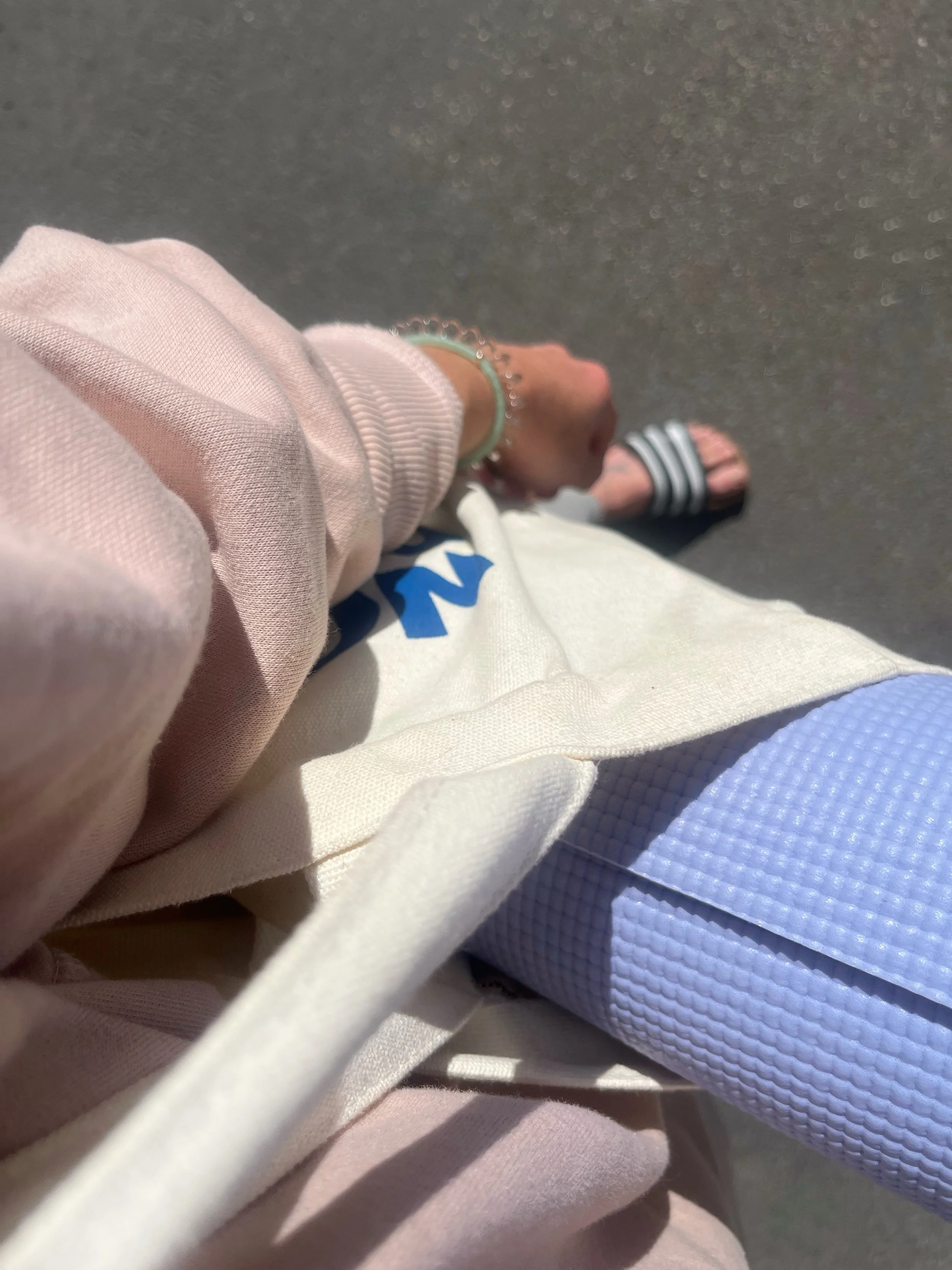OM. Take a walk with me nach einer Deeper Meditation und high, good vibn&lsquo; 

Have you noticed, dass die meisten Angst vor Serenity, Harmony und Bliss haben. Warum lassen wir oftmals nicht zu, was uns mehr als only good tut, suchen es im Au&szlig