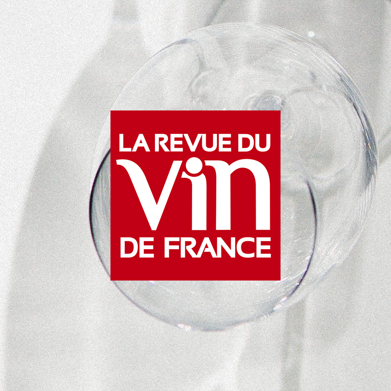 Domaine du Carrelet noté 15 sur 20 par La Revue du Vin de France pour son vin rouge de Bordeaux.