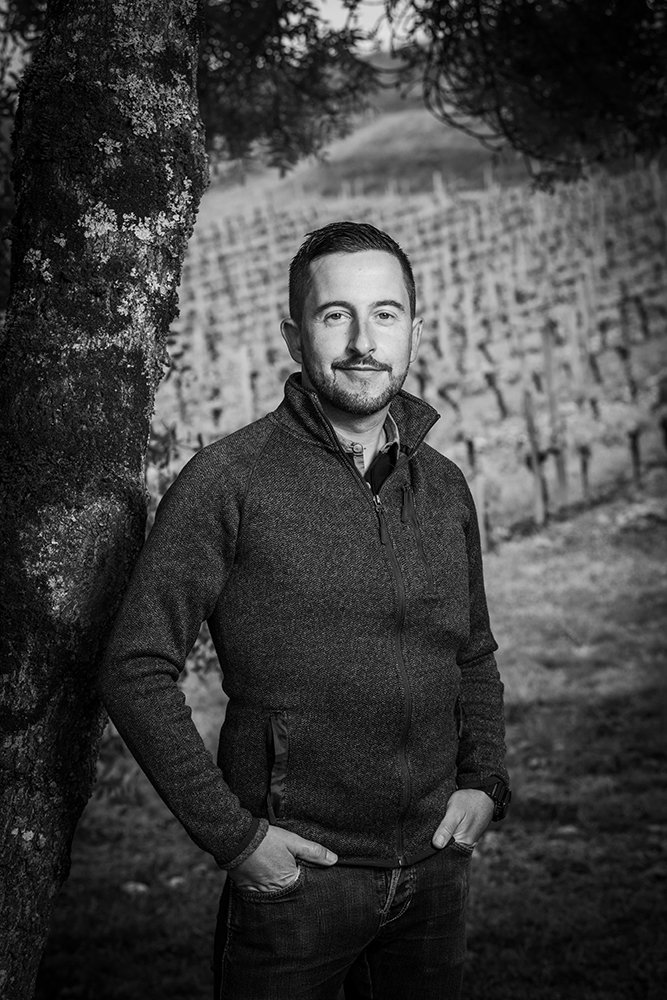 Jérémy Brun, propriétaire du Domaine du Carrelet, plus petit vignoble en AOC Bordeaux près de Fronsac.