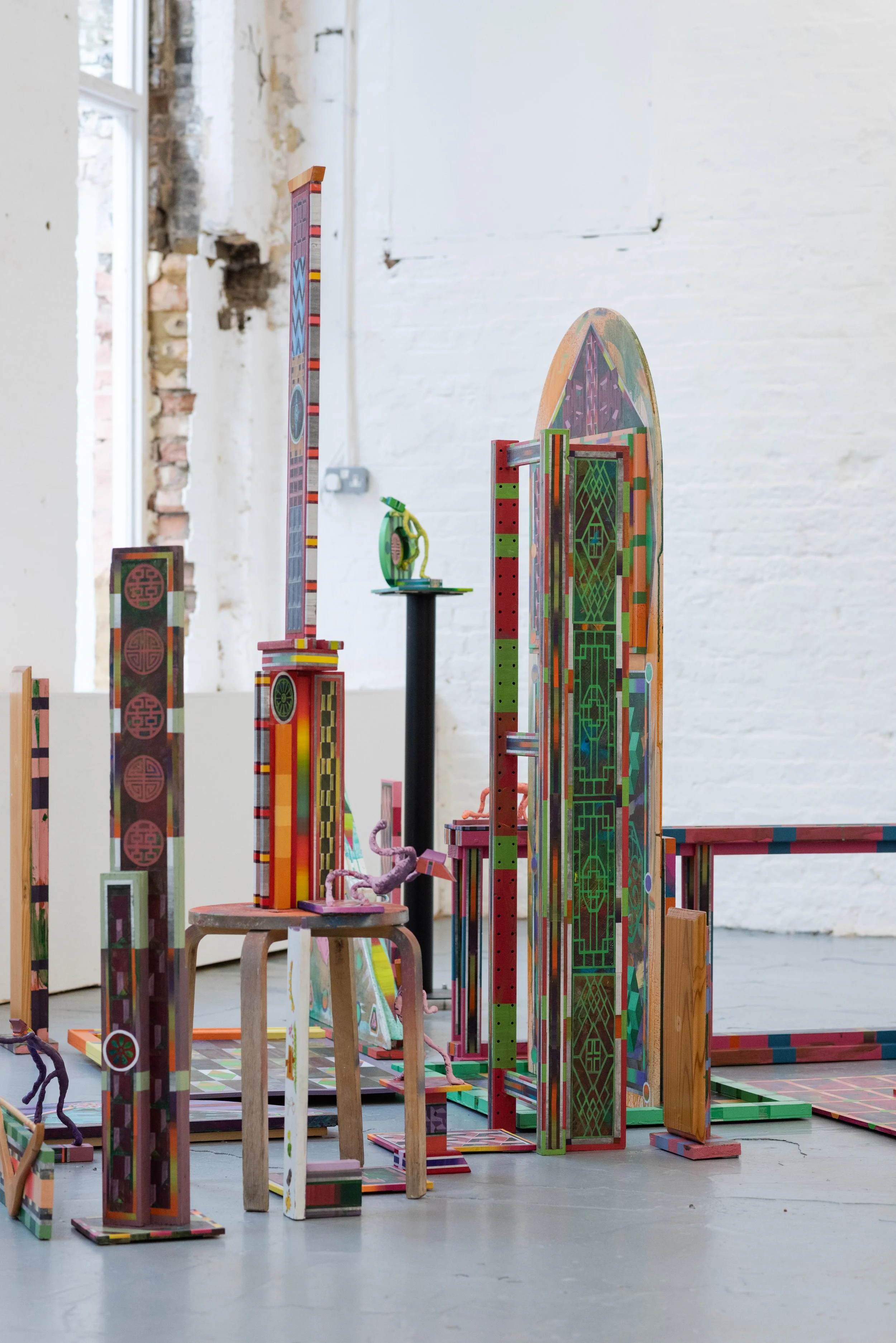 Ephemeral Tableaux, Acrylic and pen drawing on found objects, 250(w)cm x 250(d)cm x 155(h) cm, 2026_The 2026 iteration of the Art Embassy Network (ArtEN) Annual Exhibition ArtEN | Art Network: “Degrees of Contact”, Florence Trust, London, UK, 2026