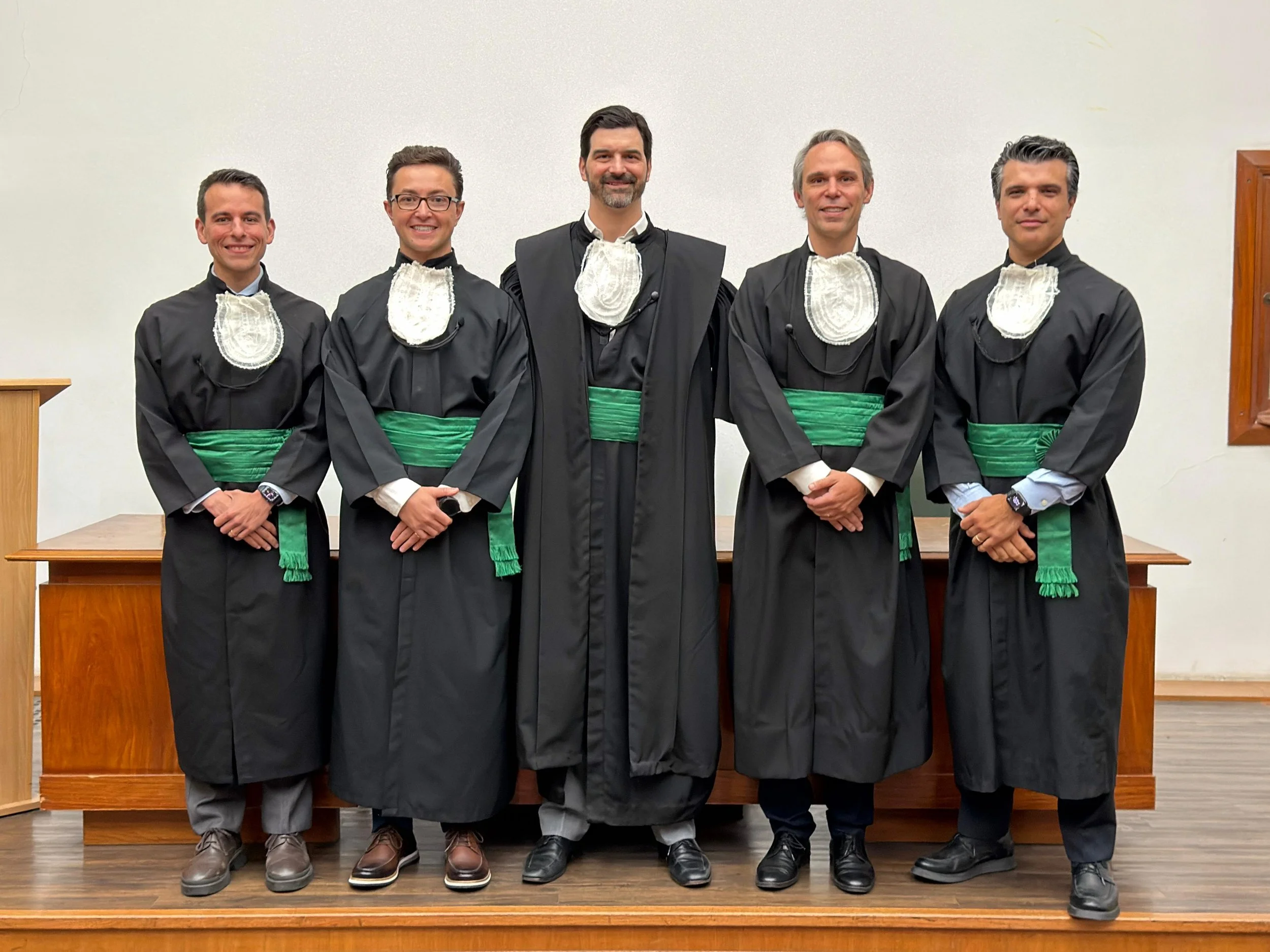 Fatores de risco para dor, lesão e disfunção no ombro de atletas de voleibol: estudo coorte prospectivo