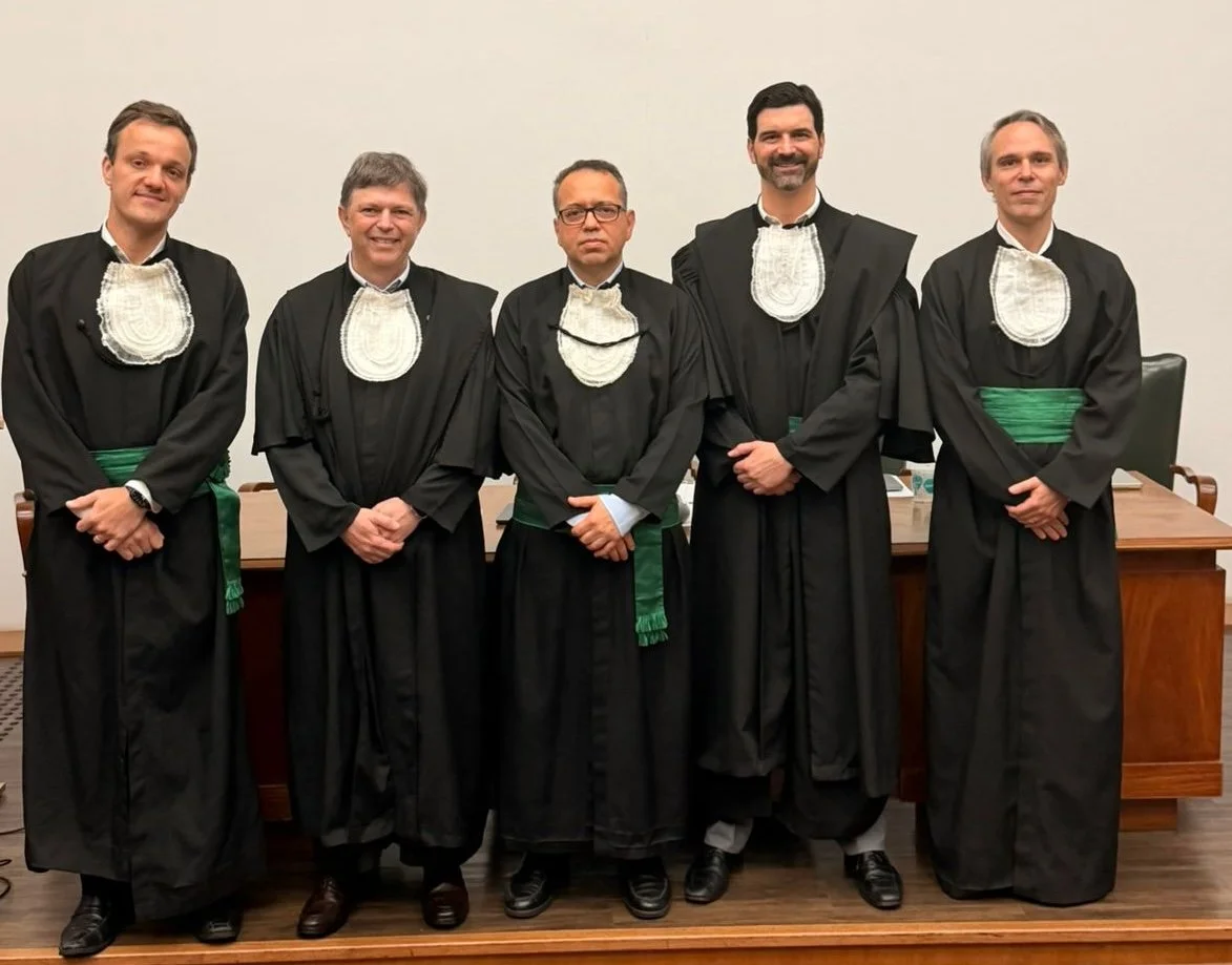 Osteossíntese das fraturas da extremidade proximal do úmero em 3 ou 4 partes em idosos utilizando placa de estabilidade angular com ou sem associação de substituto ósseo sintético