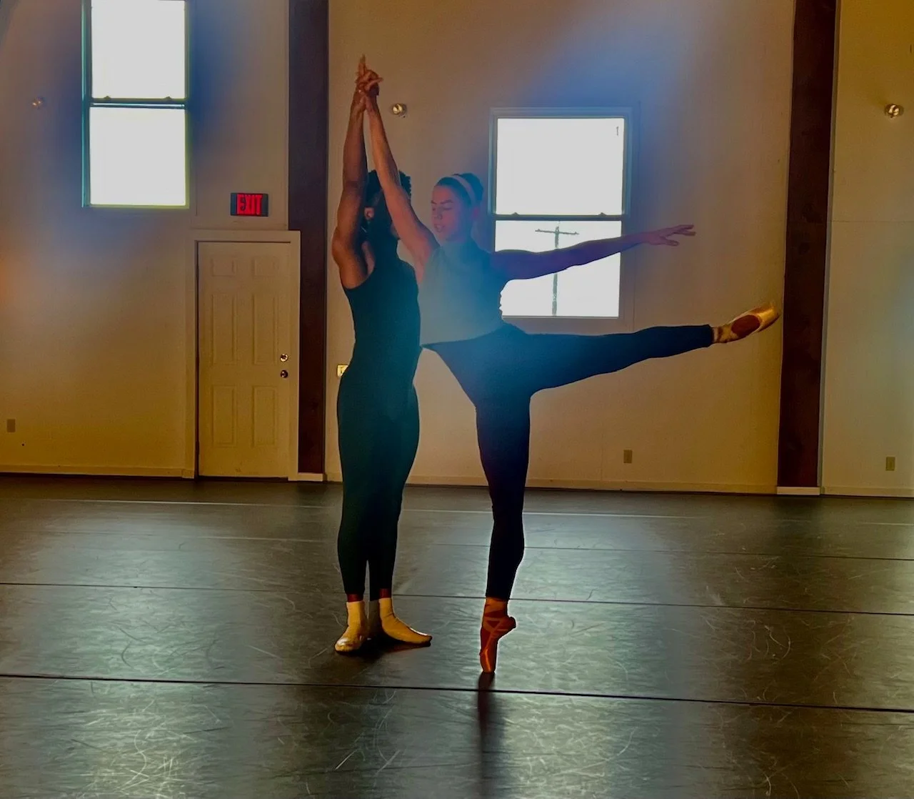 Victoria Abreu and Giulia Faria