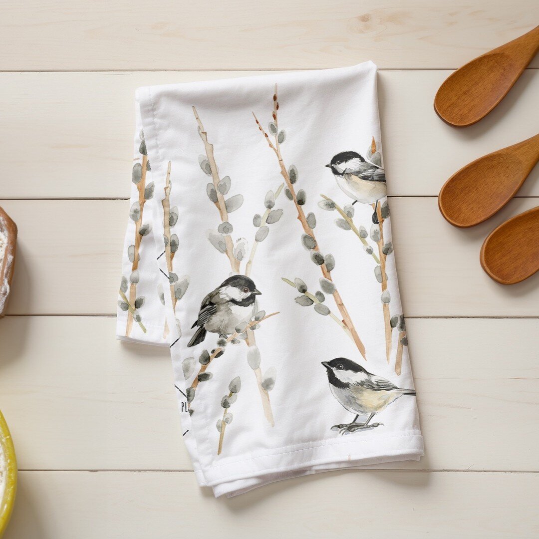 I would absolutely love your thoughts and input on these tea towel designs! These are my very first repeat pattern designs ever and I am so excited about them. They are created from my original watercolor and oil paintings. #licensingartist #birdlove