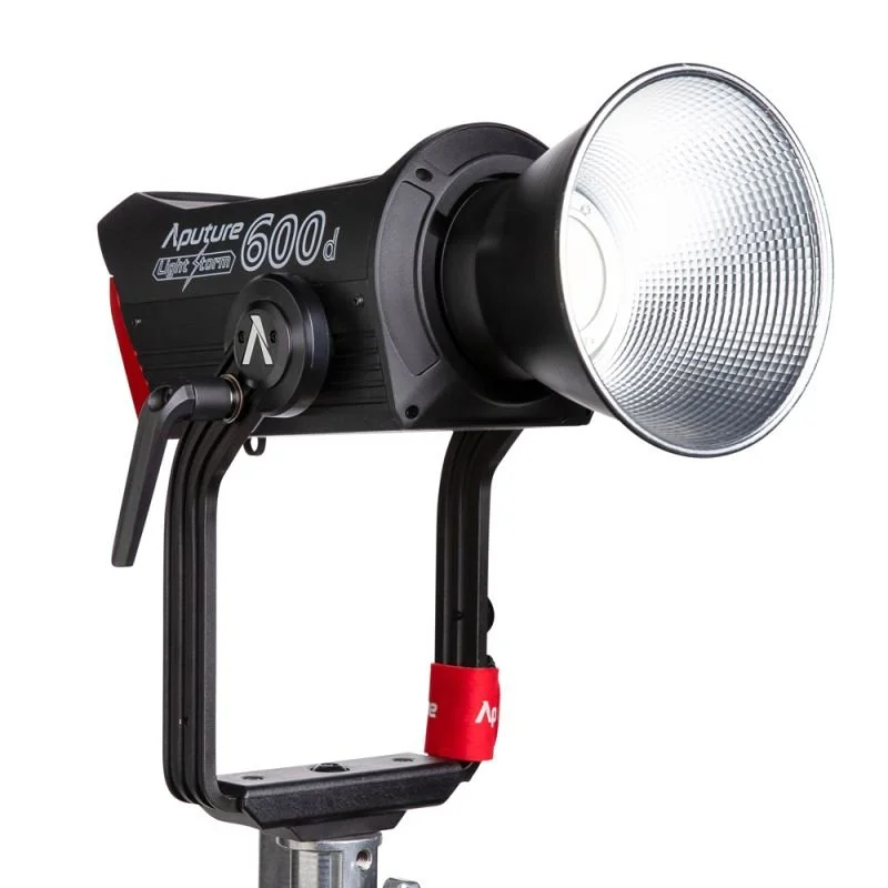 Aputure 600d Daylight LED Filmleuchte mieten – leistungsstarke Setbeleuchtung Frankfurt