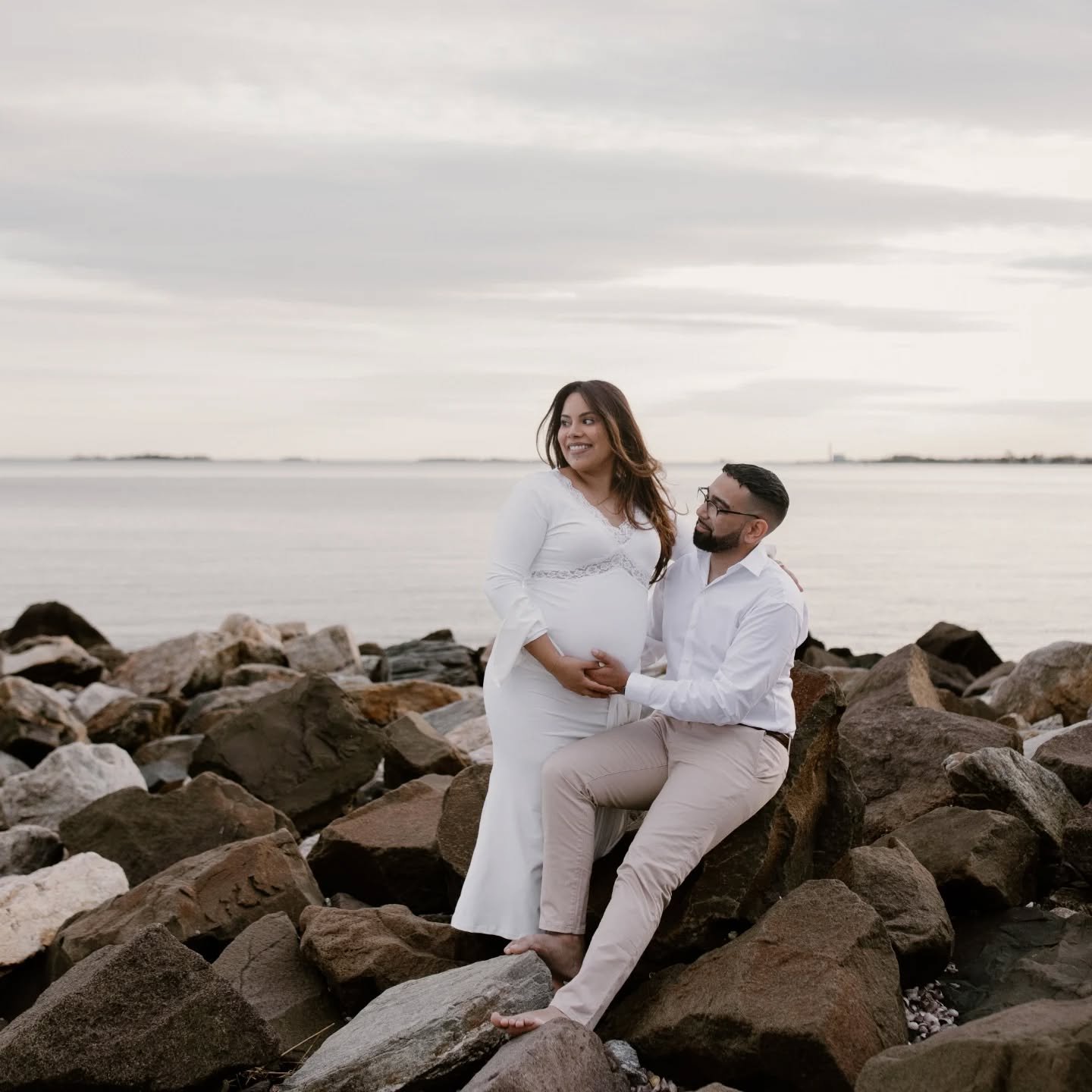 Mom &amp; Dad 🤍

.
.
#ctmaternityphotographer #westportct #maternityphotographer #beachsession #nymaternityphotographer