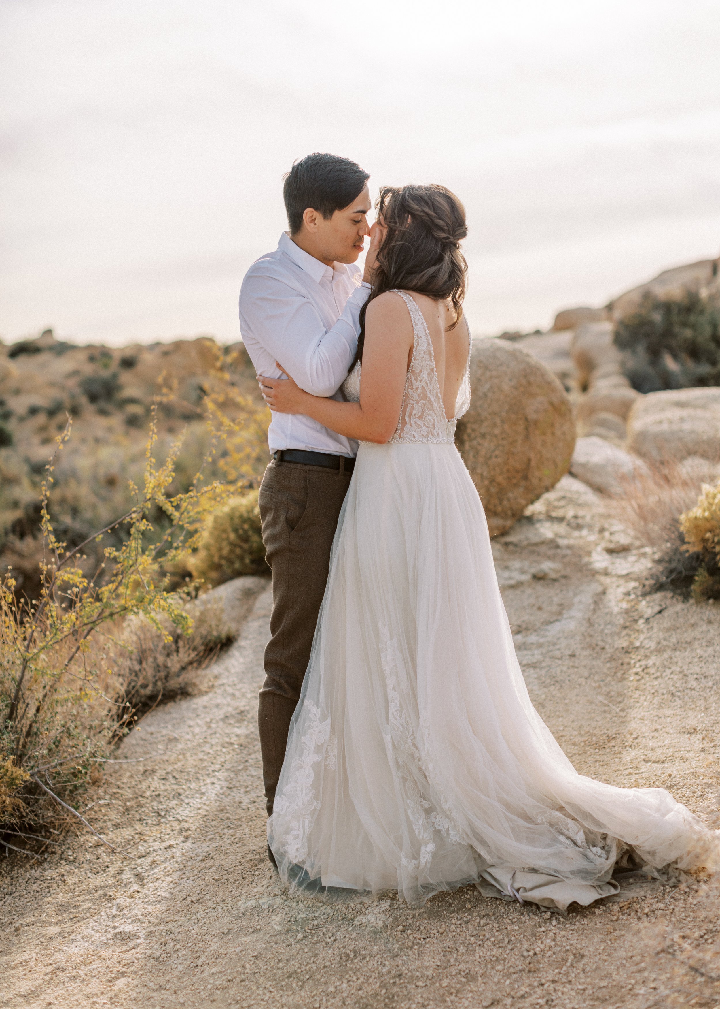 joshua-tree-elopement-photographer-14.jpg