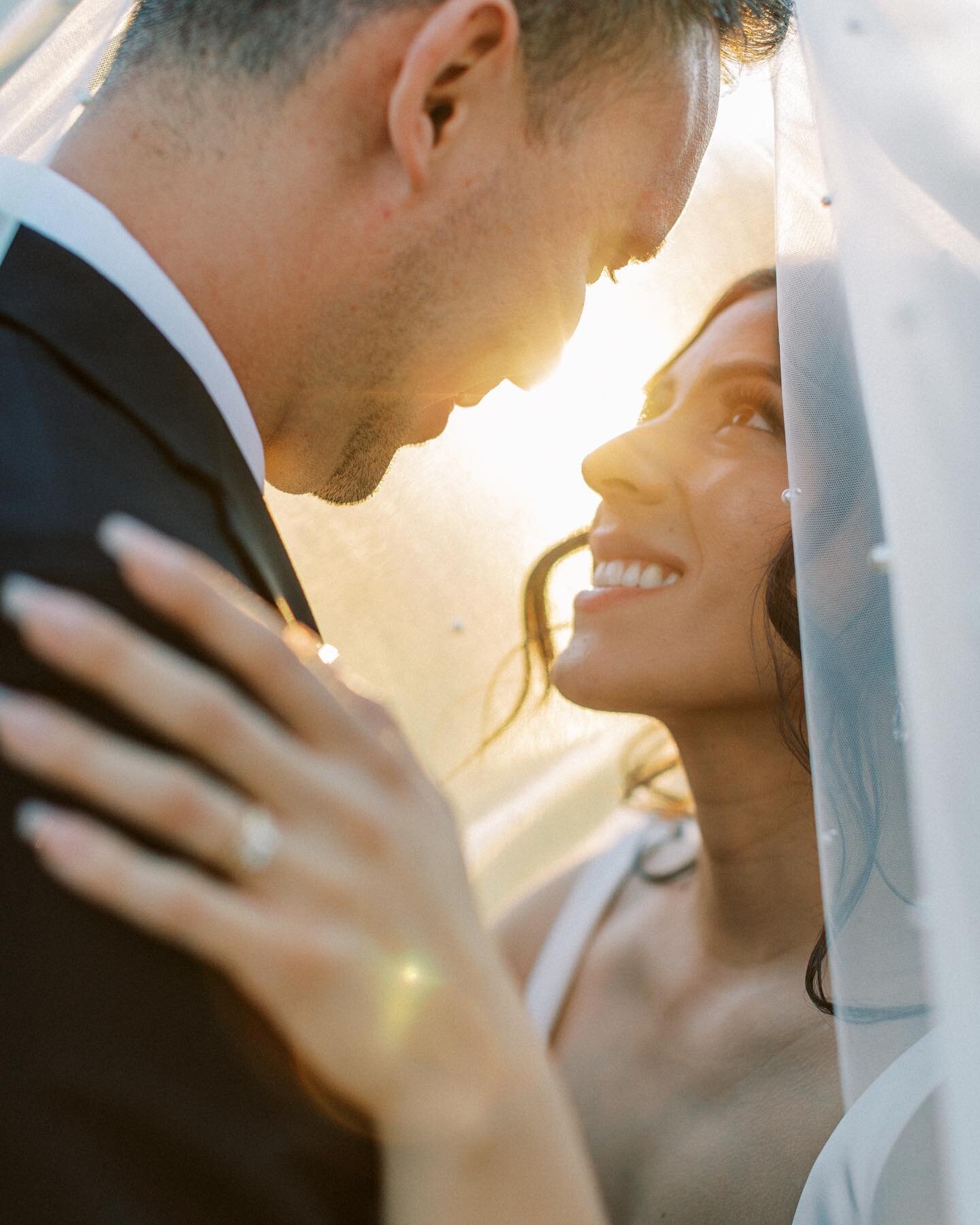 &mdash;Out of the Office&mdash; &hellip; But before I go, I just had to share a few of my favorite moments from this beautiful #pasadenawedding that I wrapped up this weekend 🤍!
.
.
.
.
Venue @saintandrewpasadena 
Dress + Veil @bhldn 
Hair @bibbidy_