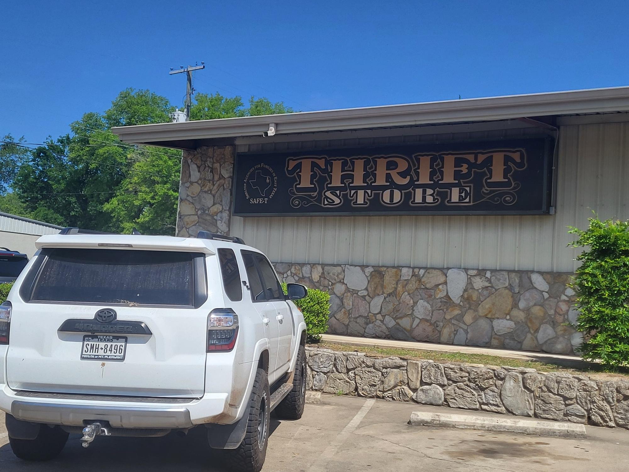 Thrift Store Front.jpg