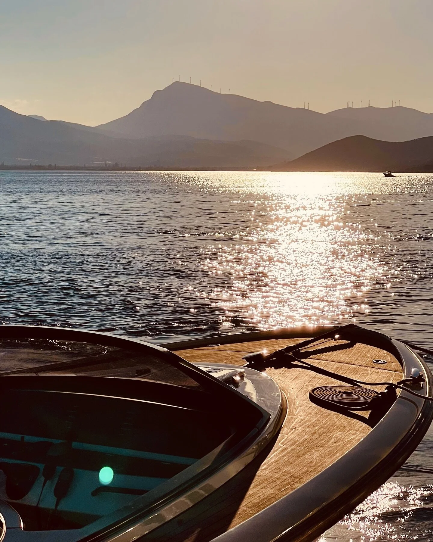 ⚜️Transform your health into your greatest asset with Apex. Where world-class recovery and therapy meets bespoke fitness training, we curate your path to vitality. Experience the luxury of tailored wellness, whether on a yacht, a ski holiday, or your