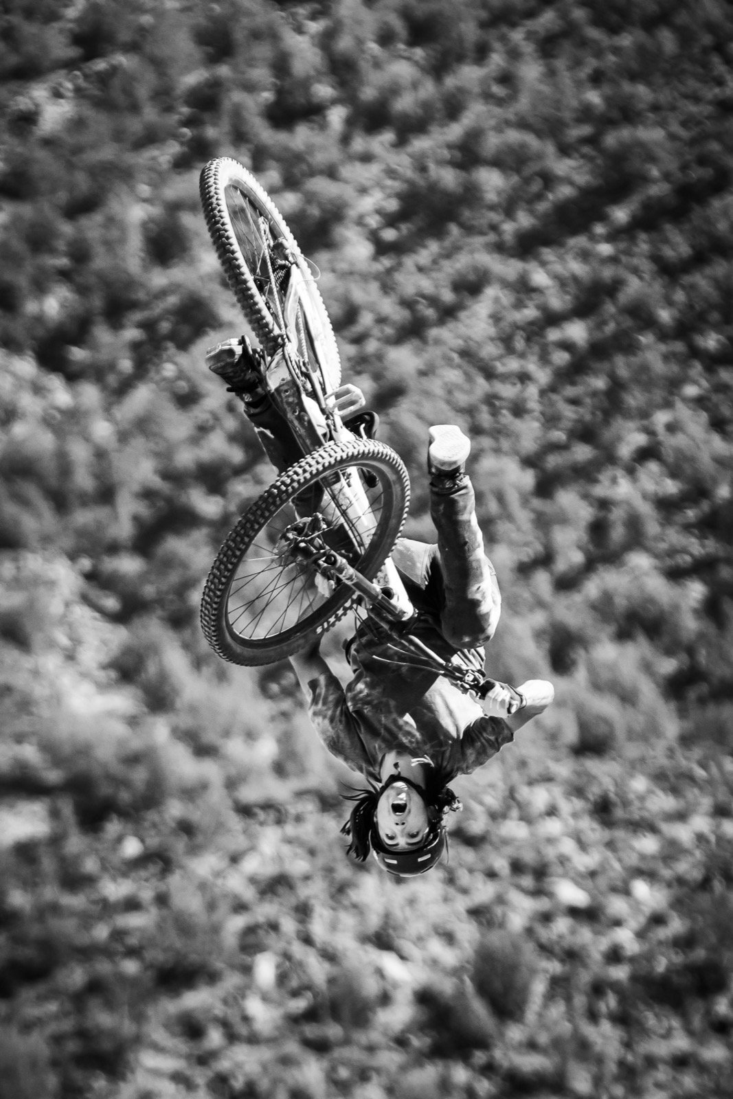 emily-sierra-photography-action-desert-freeride-mountain-bike-virgin-utah-2.jpg