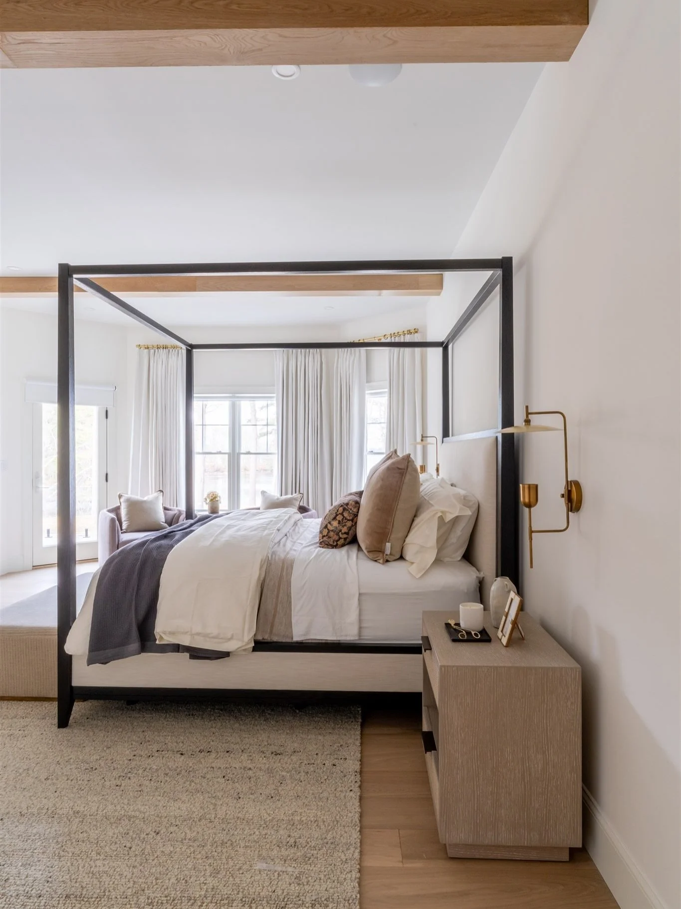Bedrooms that make you forget you need a vacation 🌴

Swipe through some of our most-loved bedroom transformations, each one designed to change how you feel, not just how the room looks.

Soft layers. Balanced tones. Intentional lighting. Textures th