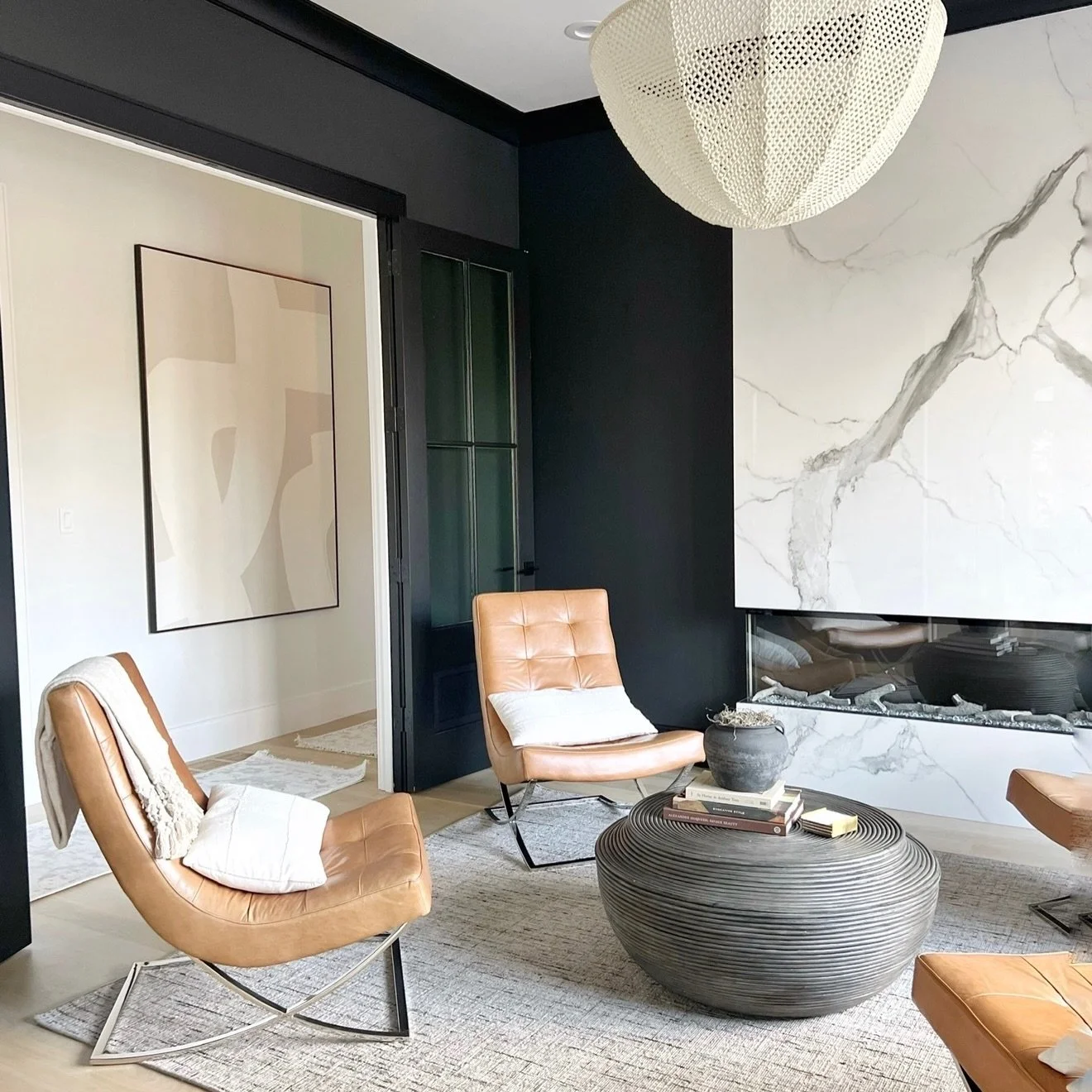 Designing within one style is easy.

Blending them well? That&rsquo;s where it gets interesting.

The homes that feel the most elevated are never one note they balance contrast, texture, and pieces that weren&rsquo;t all meant to go together&hellip; 