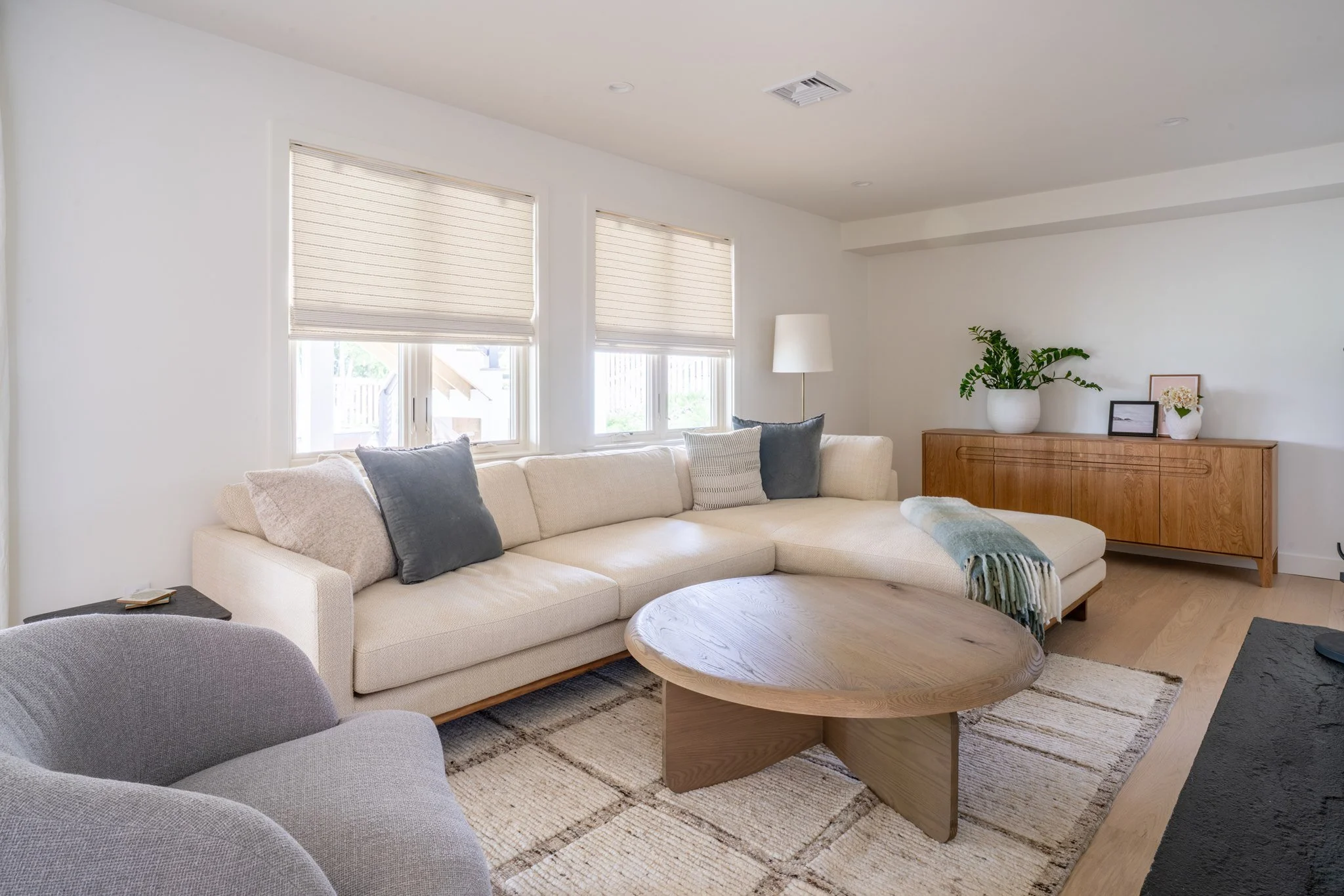 marblehead-family-room-modern-coastal-home-renovation.jpg