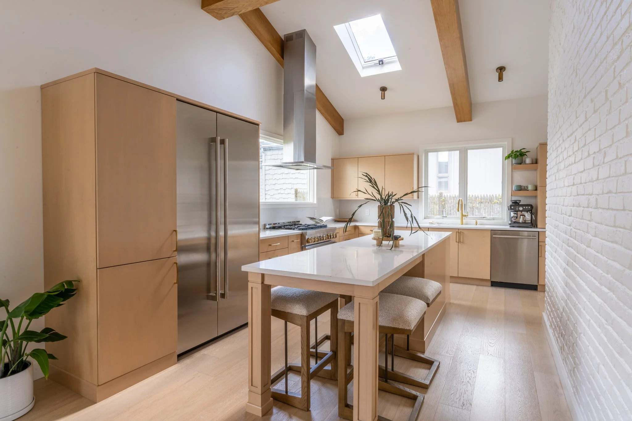 marblehead-kitchen-renovation-modern-coastal-interior-design.jpg
