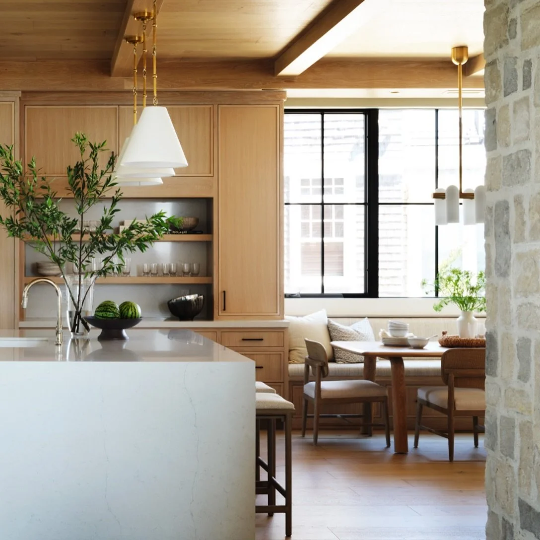 A little tease to start off the week. 

Interior Design | @ginabaran 
Architect | @brandonarchitects 
Photography | @jaredkuziaphoto
Styling | @seanwilliam_styling 
Furnishings , Lighting + Decor | @shopbaranhome