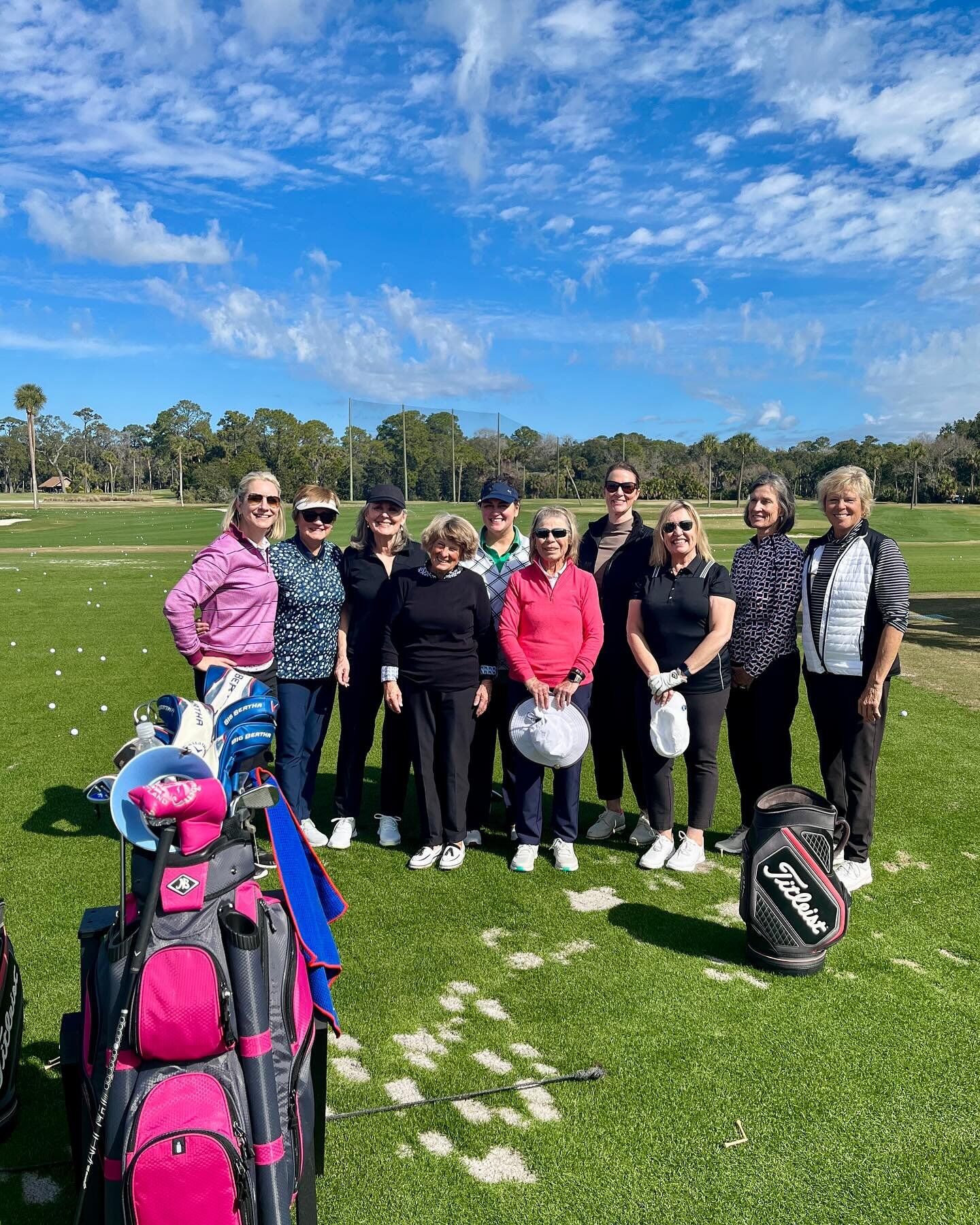 Day 2 &amp; Day 3 ✔️⛳️☀️
What a great time and much needed golf clinic with the amazing @juliecolegolf 

Our itinerary started with 2.5 hours golf clinic to brush off our winter dust! Thank you @juliecolegolf for the tips that changed by game! ⛳️

Ro