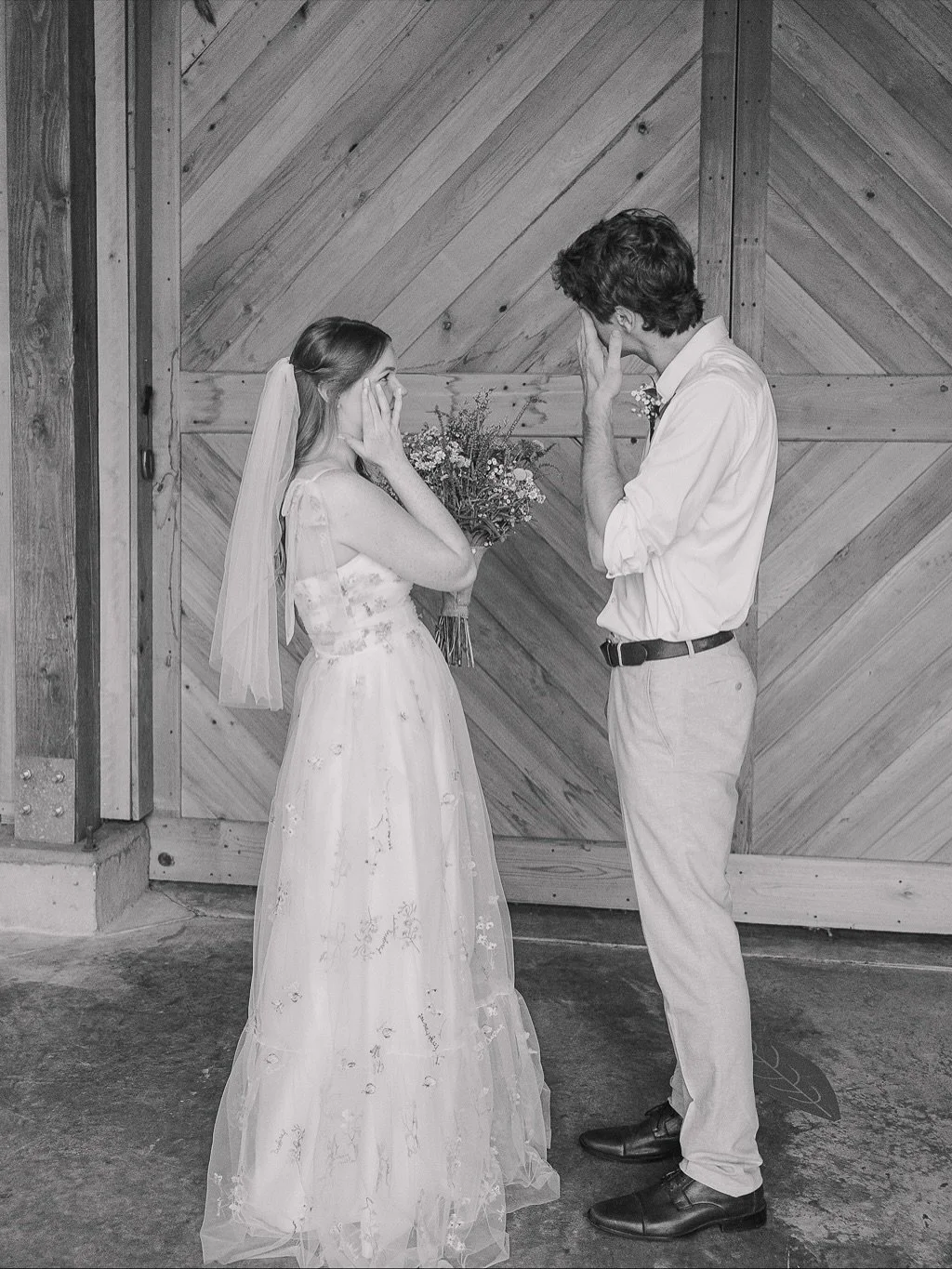 some of my favorites from V+W in July 💐 

Endlessly grateful for @stagandarrowphoto for associate shooting so I could stand next to my best friend!!

#dmvweddingphotographer #marylandweddingphotographer #jeffersonpattersonpark 

Couple: @victoriagba