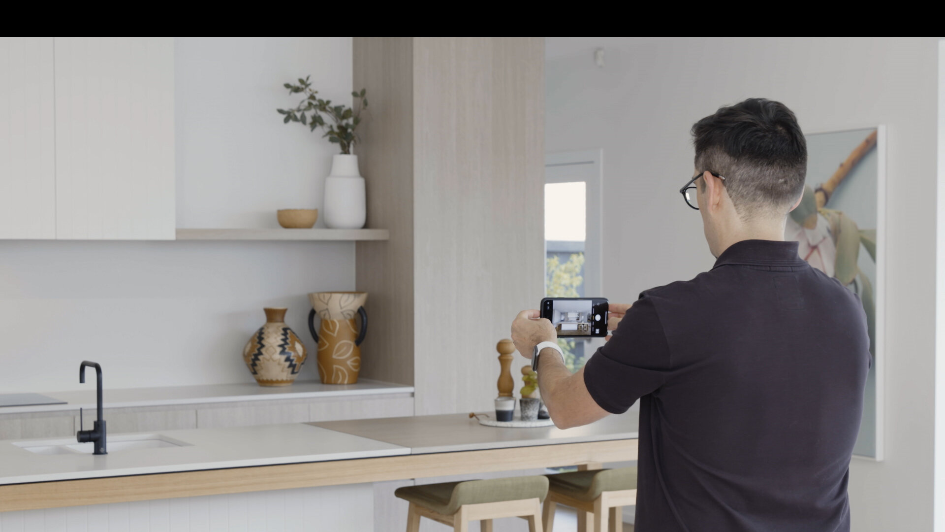 J000626 DIY Photography Guide - Web.00_00_00_00.Still002.jpg