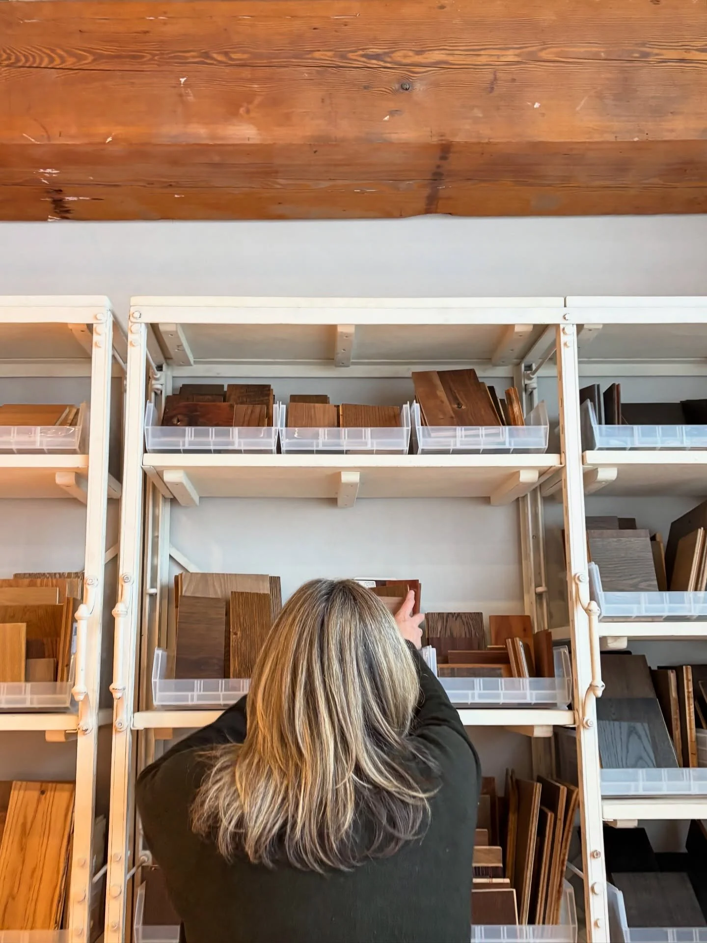 Still one of our favorite glow-ups! ✨ 

Wood samples can sometimes feel endless, but organizing by type, color, and size turned this library into an efficient shopping experience for their designers.  Check out the transformation 👉