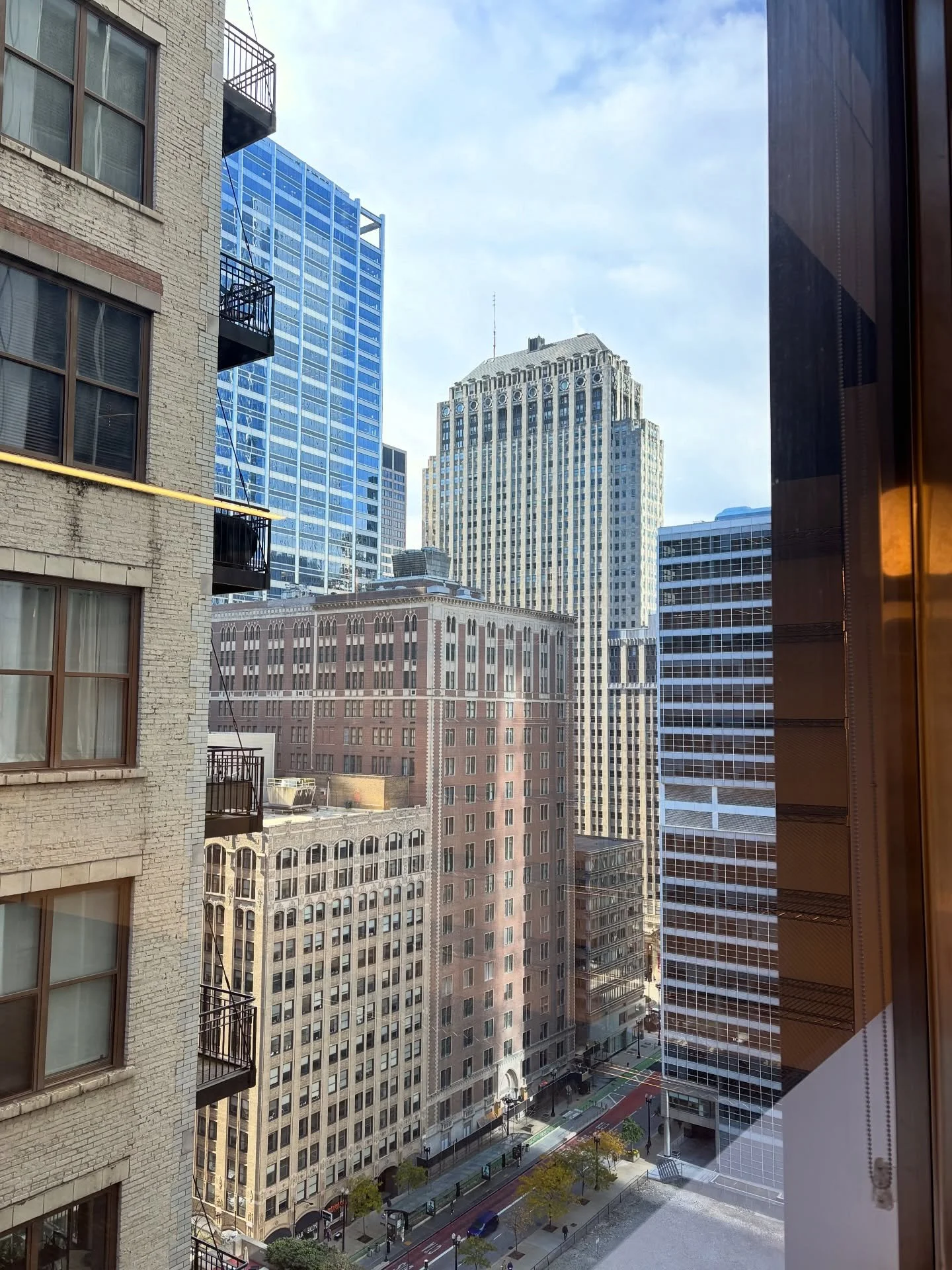 Day one and we&rsquo;re starting fresh 🔨💪

We&rsquo;re helping our client move into this new space and creating a library that&rsquo;s organized, efficient, and ready to inspire. Excited to bring this incredible space to life! Stay tuned!