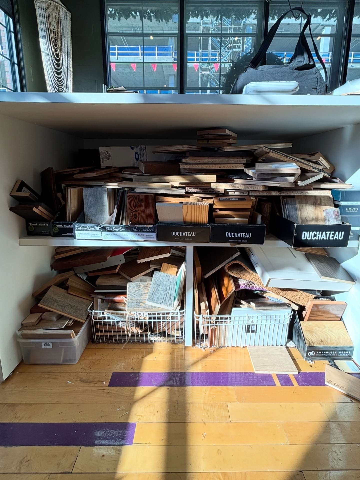 Caught in our natural habitat&hellip; the floor. 😂

Organizing takes space and time and we do our best work from the good ol floor! Check out the afters 👉🏽