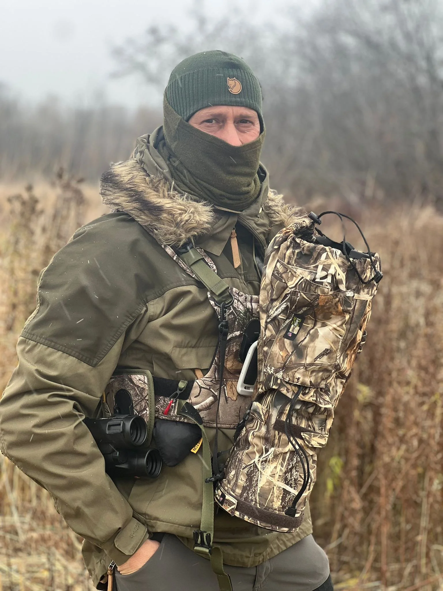 A Field-Tested Review of the Cotton Carrier G3 Harness System (Realtree Camo) With Bino Attachment