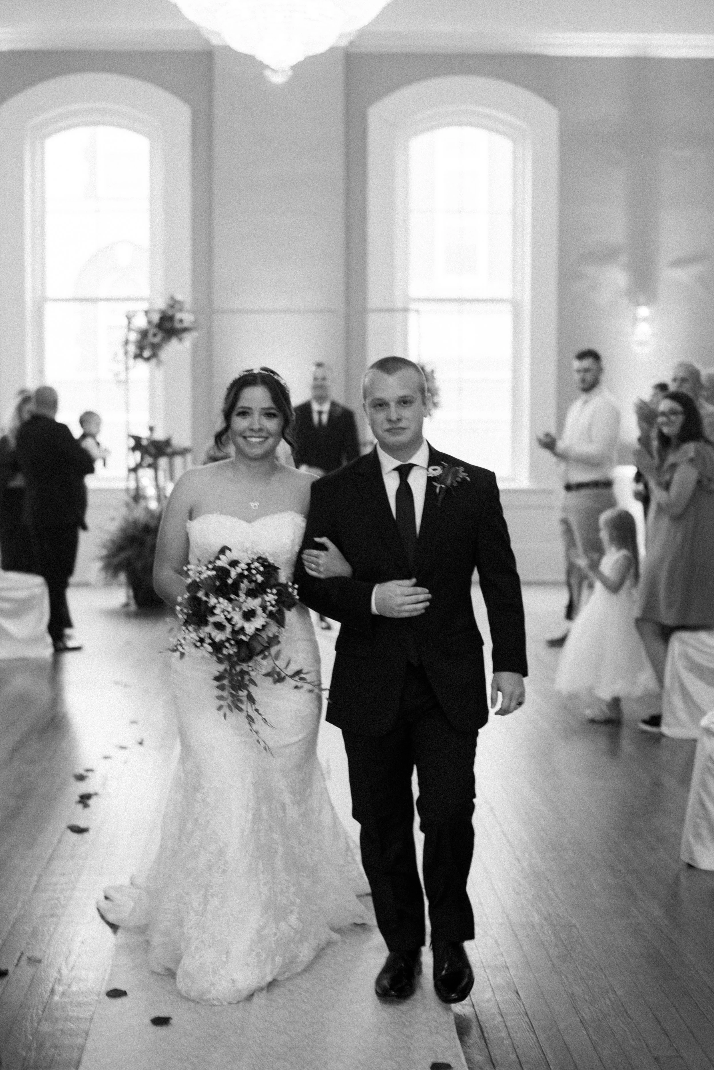 nicolekameenui_shillingburg_wedding-172.jpg