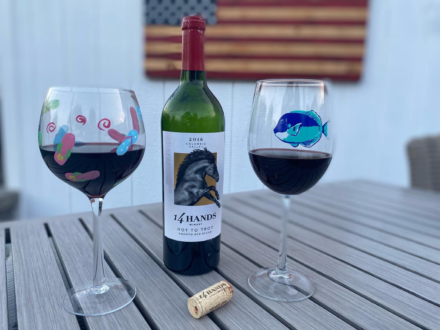 Cheers to Happy Hour on this #winewednesday 
.
Who says you can&rsquo;t have a glass of red on a summer evening 😁 
.
#wine #redwine #redwinelover #4thofjuly #blogger #wines #wineglasses