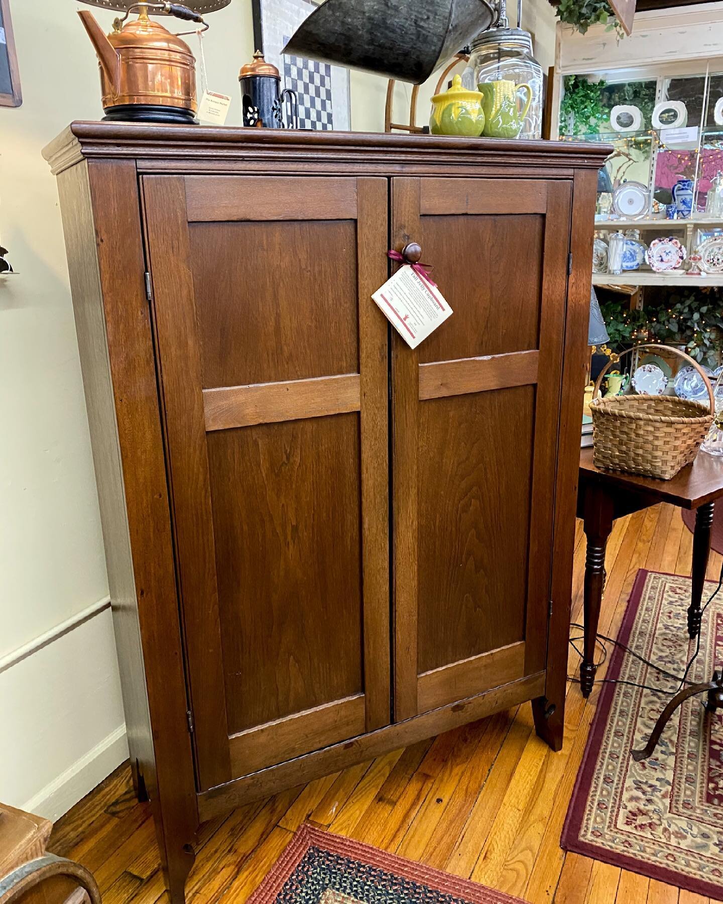 Walnut double-door jelly cupboard.... 5-feet tall with closed top.... Circa mid to late 1800s.... #knoxvilleantiques #clintontn #farmhousestyle #farmhousedecor