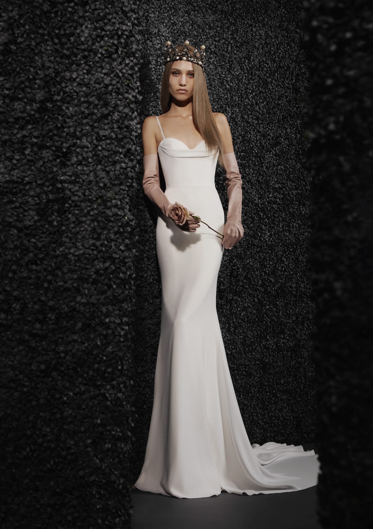 vera-wang-bride-spaghetti-strap-simple-sweetheart-neckline-sheath-wedding-dress-with-draping-at-neckline-34421529-1272x1800.jpeg