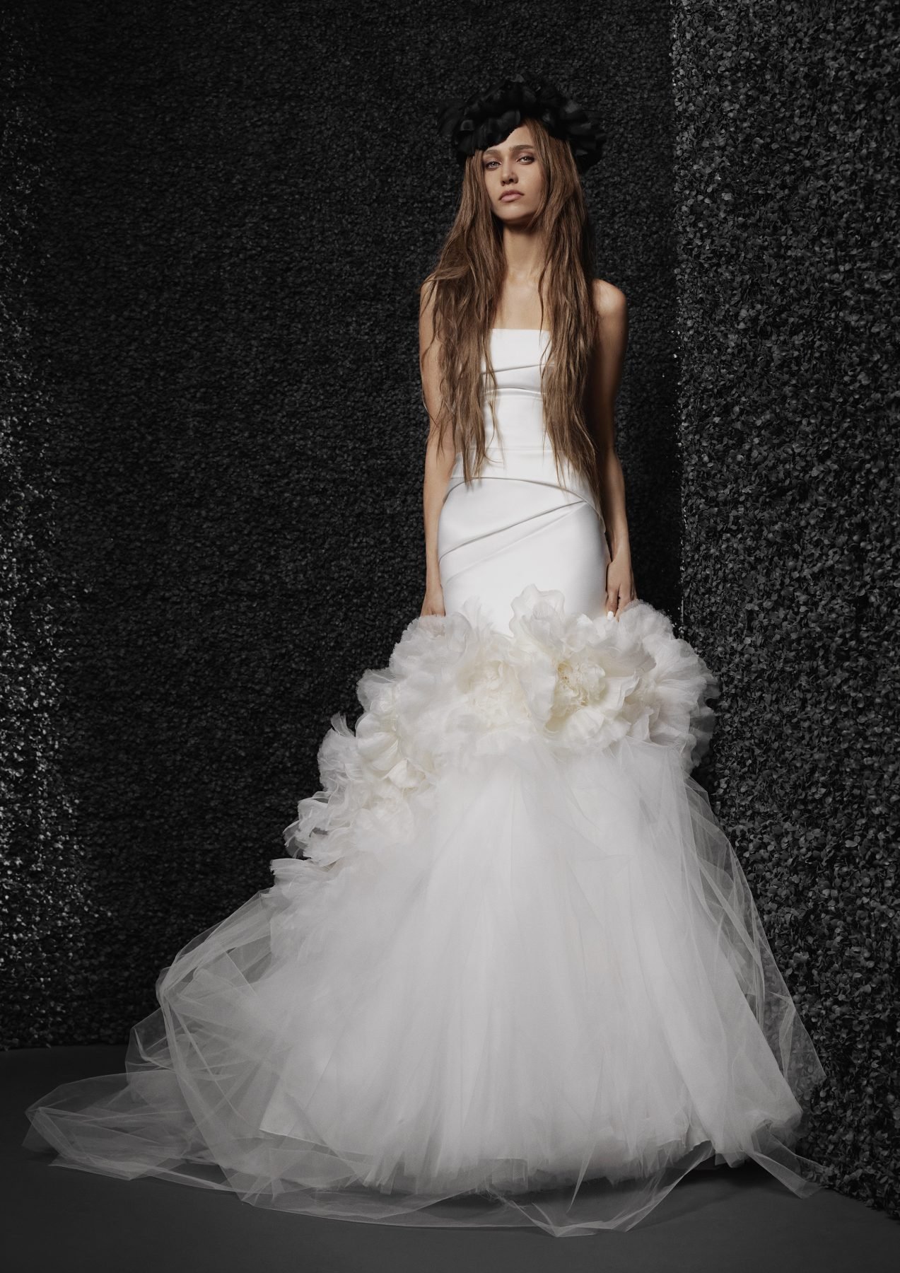 vera-wang-bride-strapless-silk-fit-and-flare-wedding-dress-with-tulle-skirt-and-organza-flowers-34434175-1273x1800.jpeg