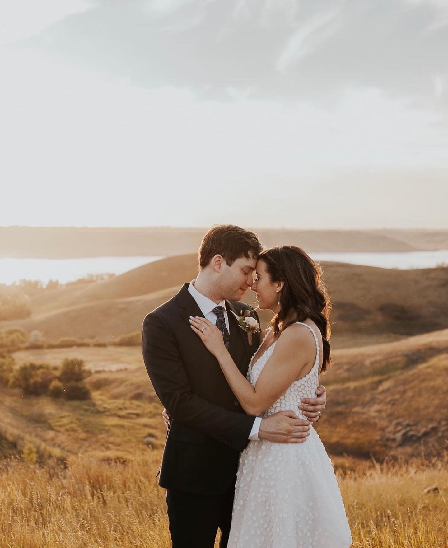 How incredible does our bride @_jaynasmith look in her @madewithlovebridal?!✨

Photography: @tessajaynephotography
Hair: @embershairdesign @dana.does.hair
Makeup: @maygenlouiseartistry @tlyne_mua