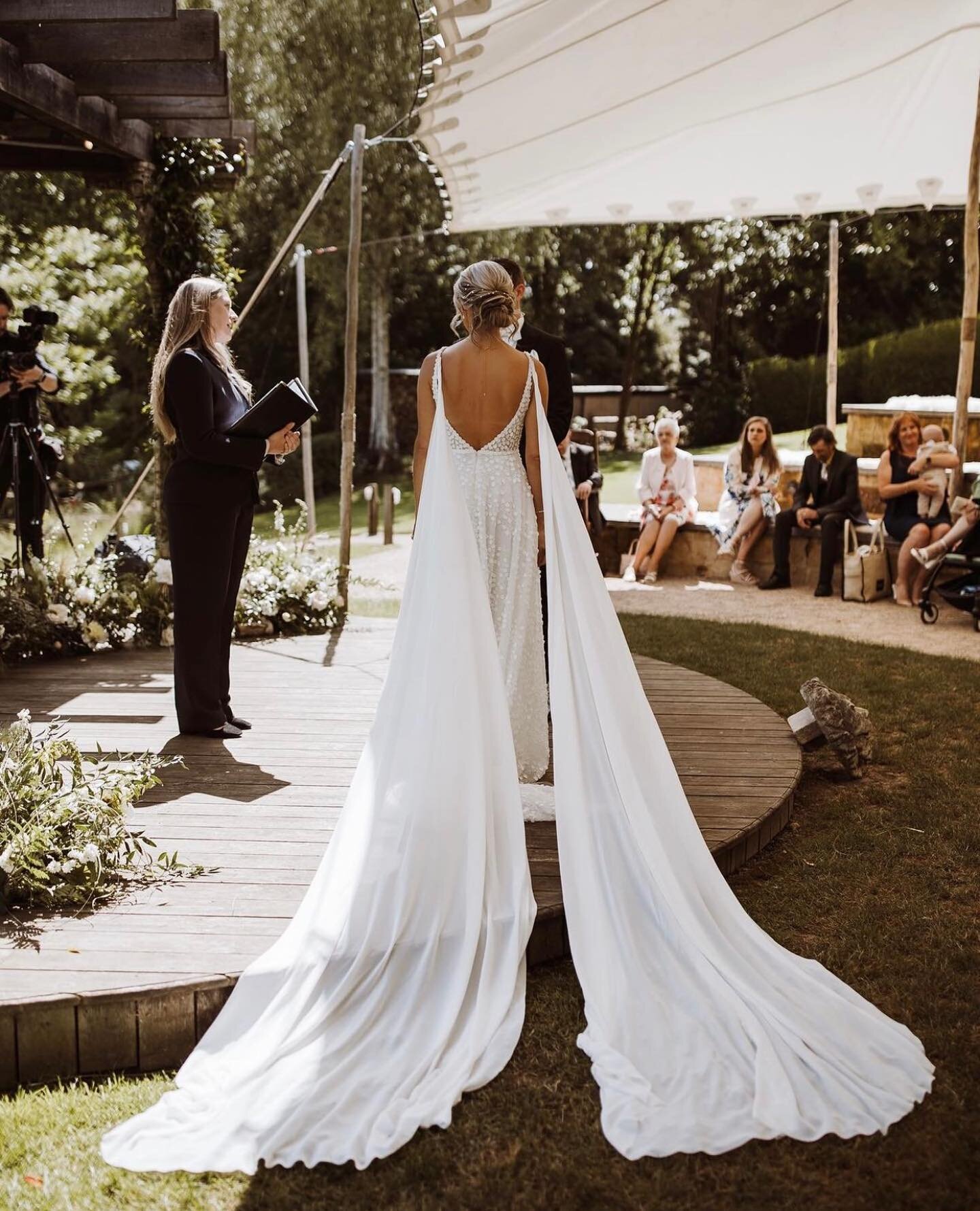 Who is on team wings VS team veil?!✨ How pretty are these chiffon wings paired with the Louie Flowy by @madewithlovebridal?!

Photography: @alexwysockiphotography
Florals: @orchardbloomsflorist
Venue: @thebeacon_tw