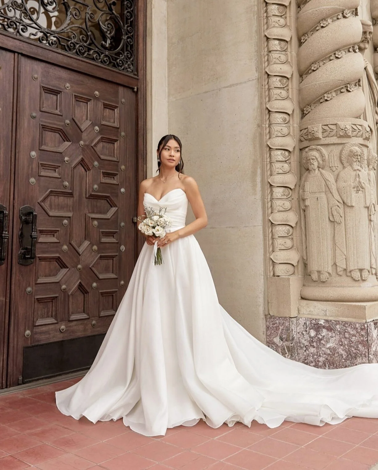 D3941-S23-INF-ESS-1-1280x1920.jpg