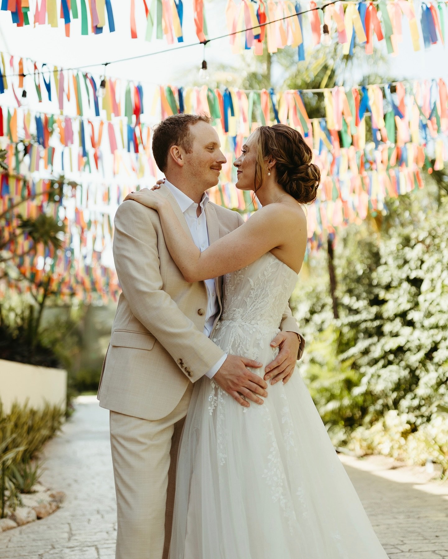 How magical was our gorgeous bride @chackenb&lsquo;s Mexico wedding?!✨ She looked incredible in her @missstellayork gown!

Photography: @mintphoto.ca 
Planner: @allsensesweddings
Venue: @thefivesbeachhotel 
Travel agent: @coastandcoco
Wedding dress: 